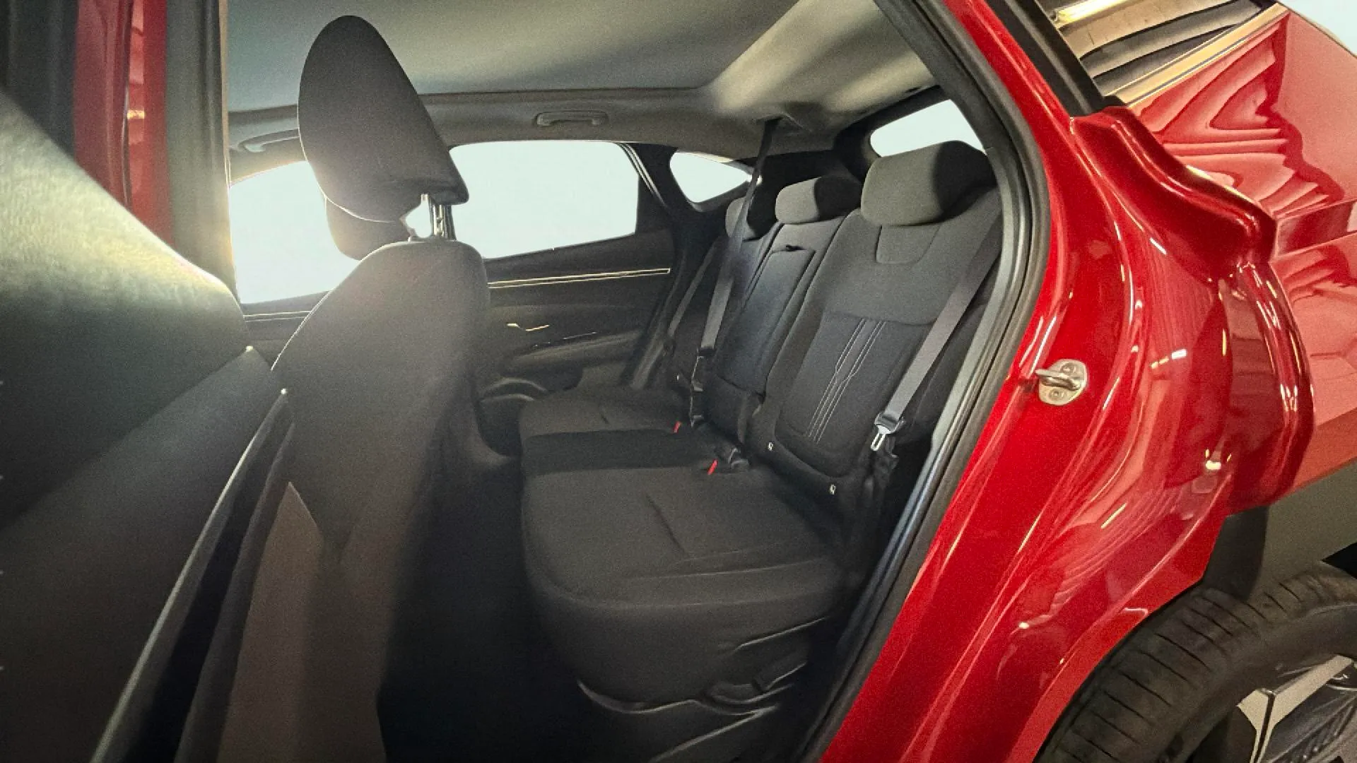 Hyundai Tucson 1.6 T-GDi HEV Tecno Sky Aut S/Cable - foto 23