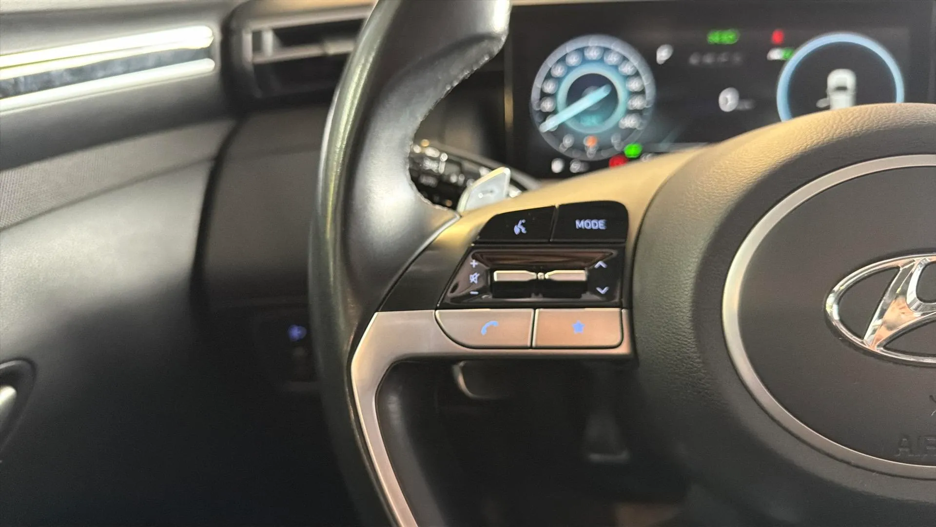 Hyundai Tucson 1.6 T-GDi HEV Tecno Sky Aut S/Cable - foto 12