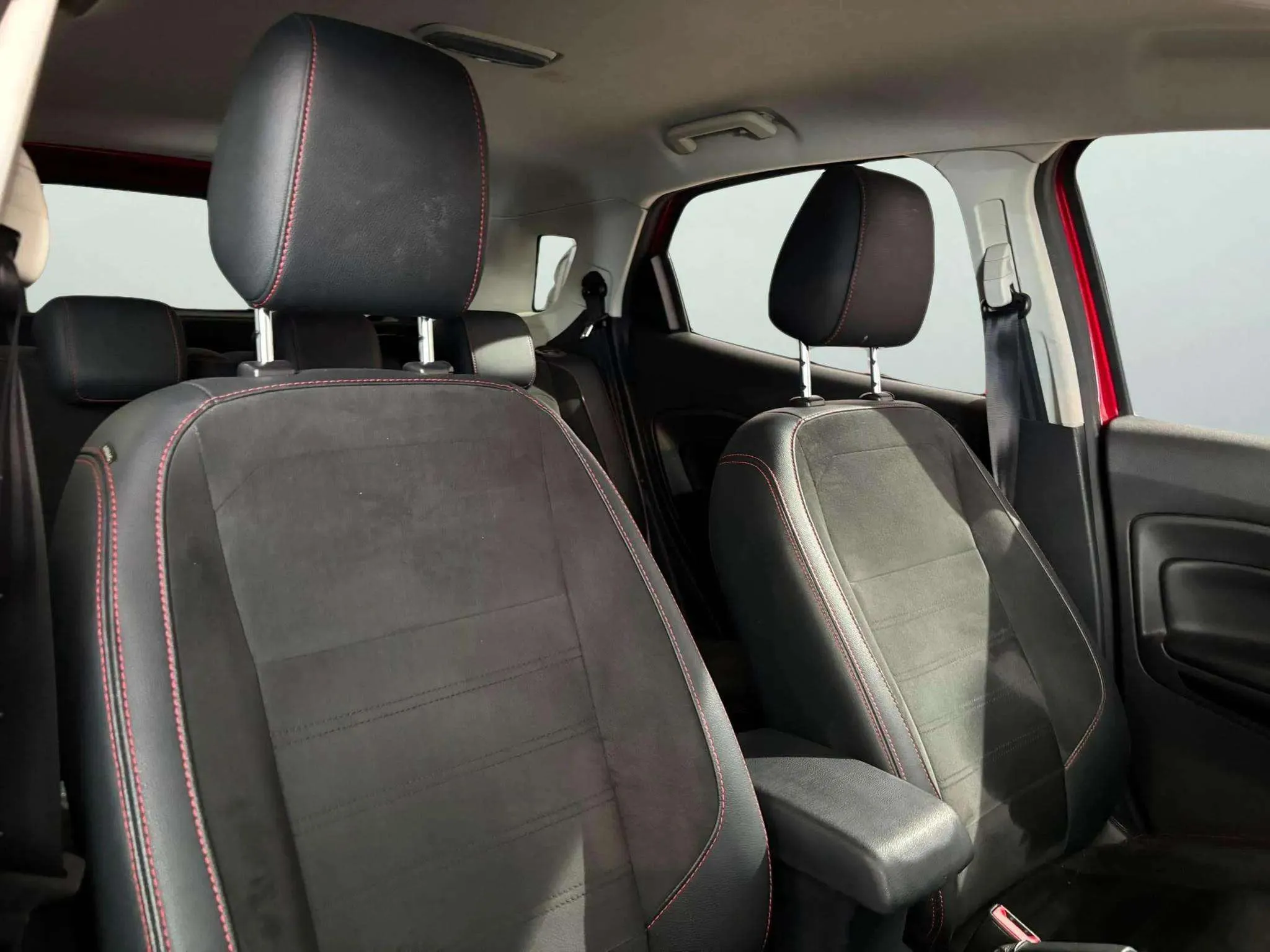 Ford EcoSport 1.0T EcoBoost ST Line - foto 8