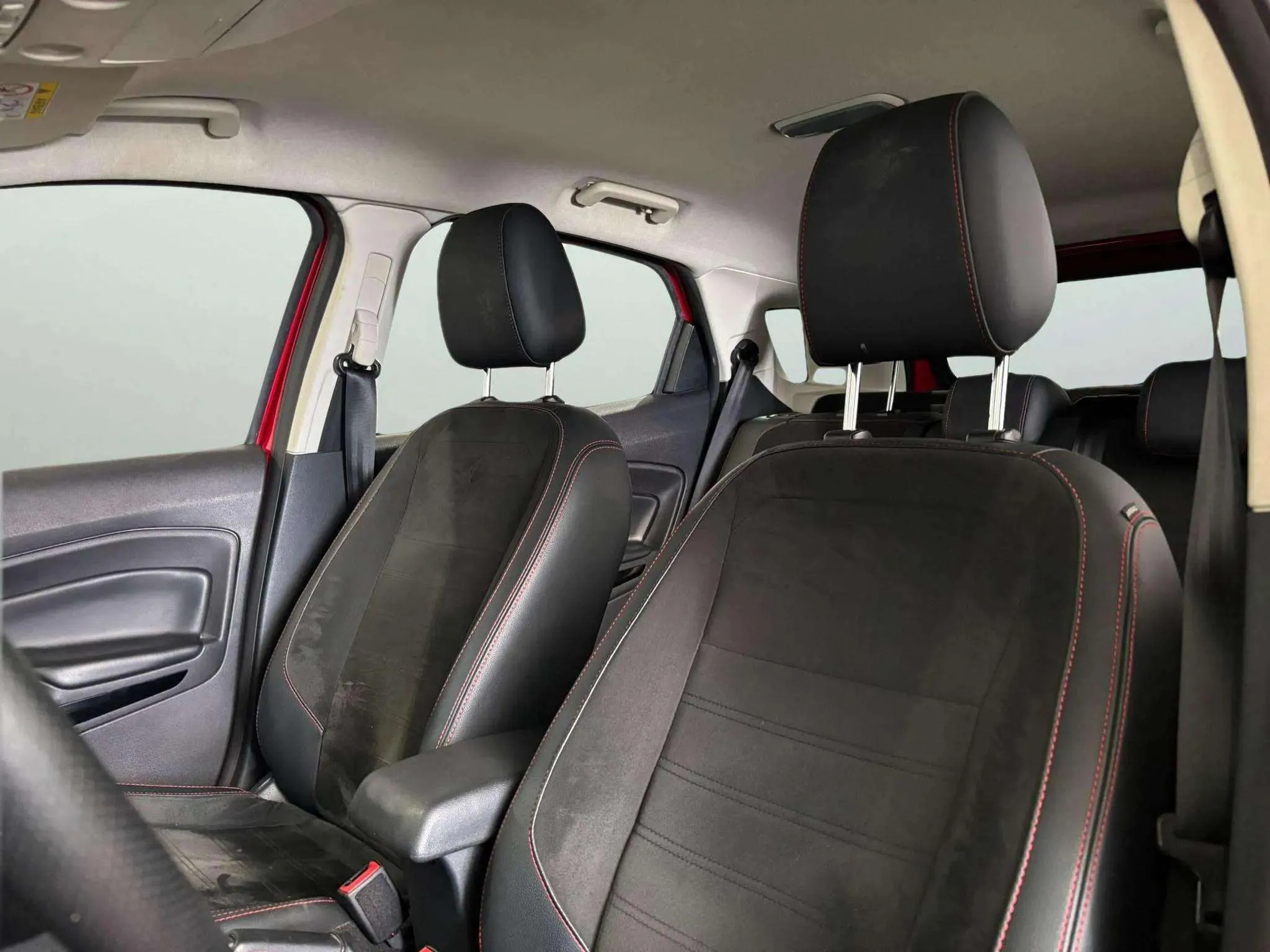 Ford EcoSport 1.0T EcoBoost ST Line - foto 11