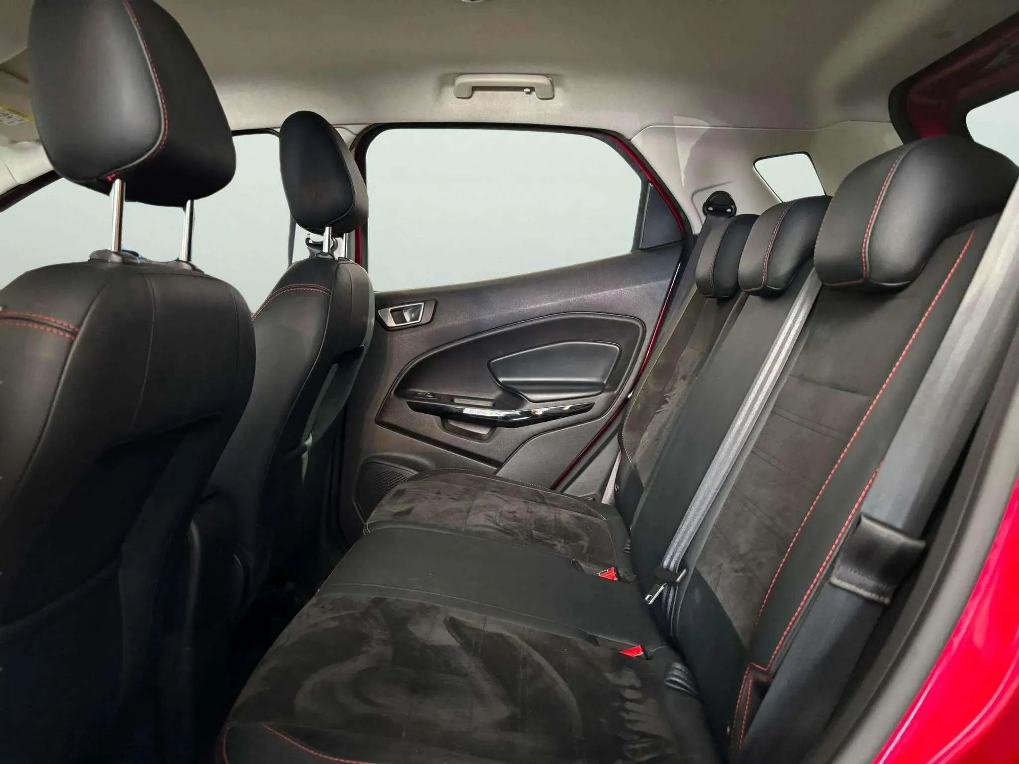 Ford EcoSport 1.0T EcoBoost ST Line - foto 12