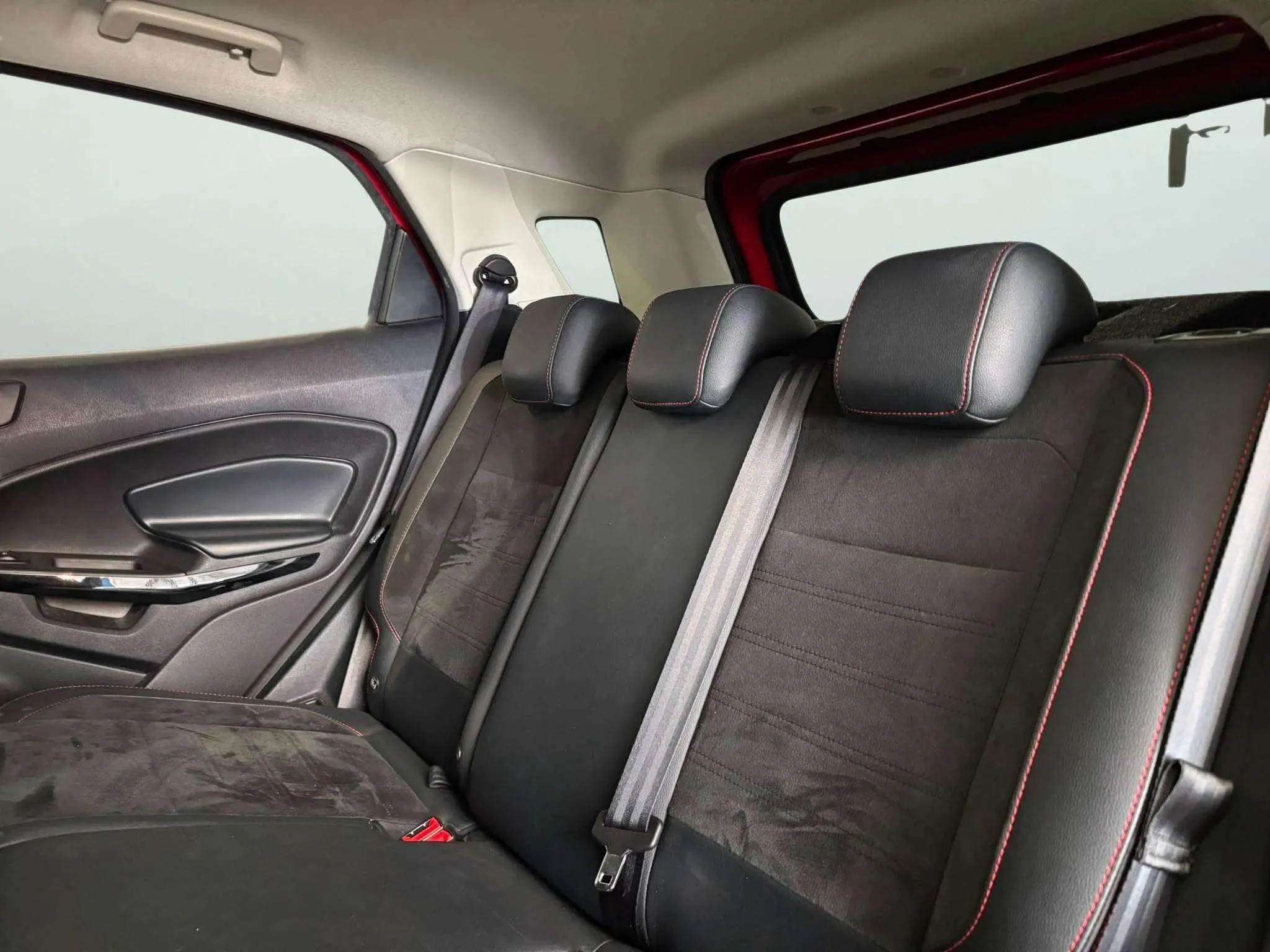 Ford EcoSport 1.0T EcoBoost ST Line - foto 10