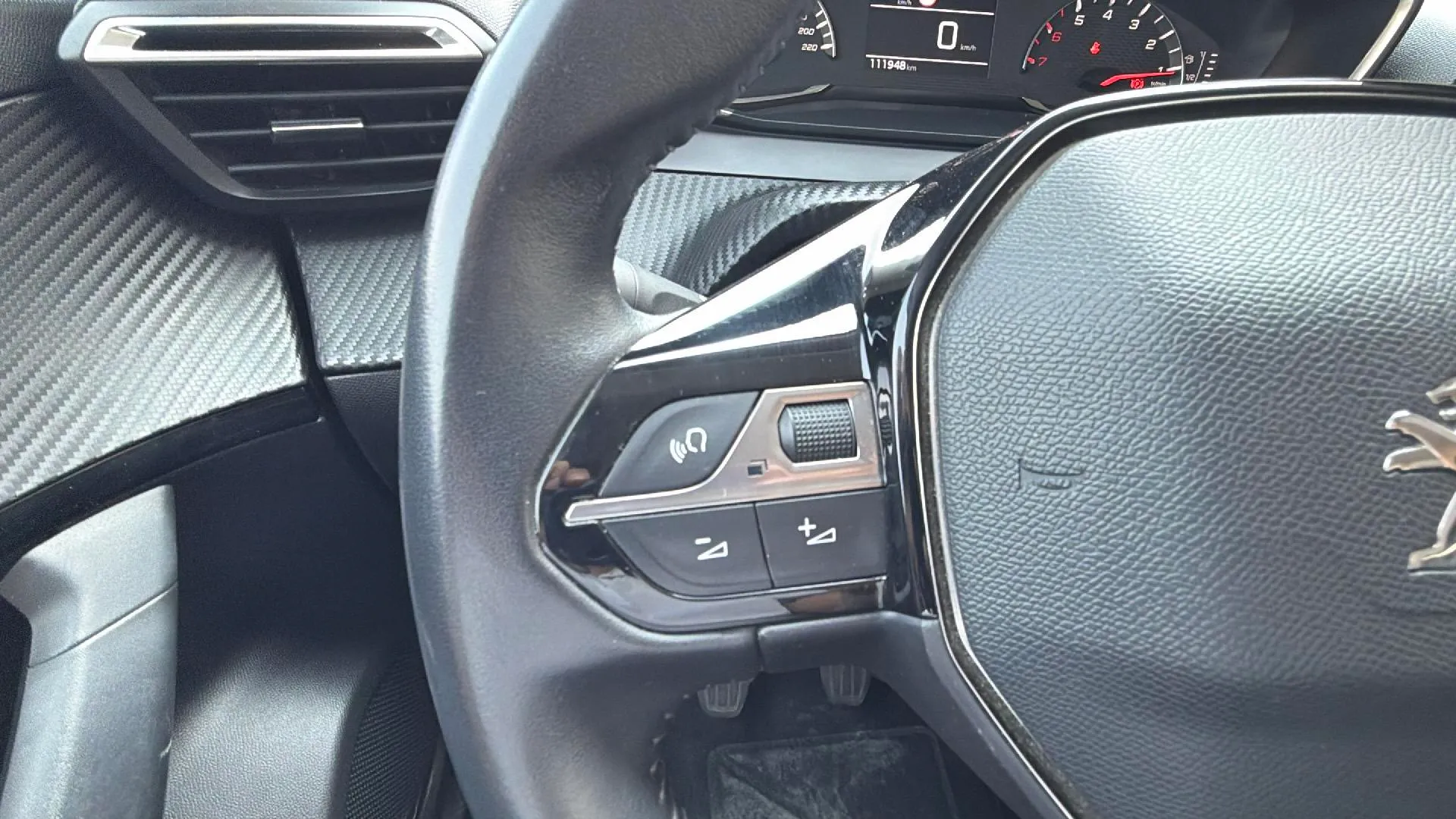 Peugeot 2008 Active Pack PureTech 100 BVM6 - foto 17