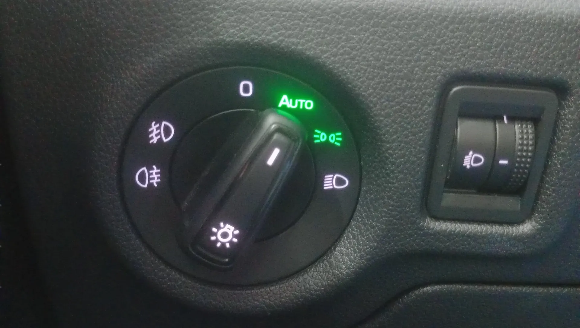 Škoda Fabia 1.0 TSI Selection - foto 21