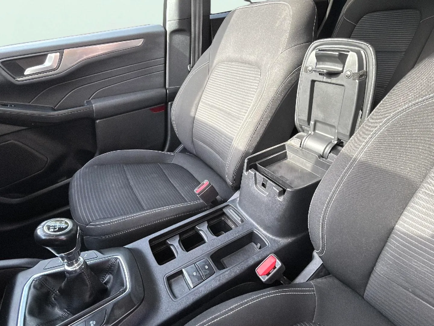 Ford Kuga Titanium 1.5T EcoBoost - foto 30