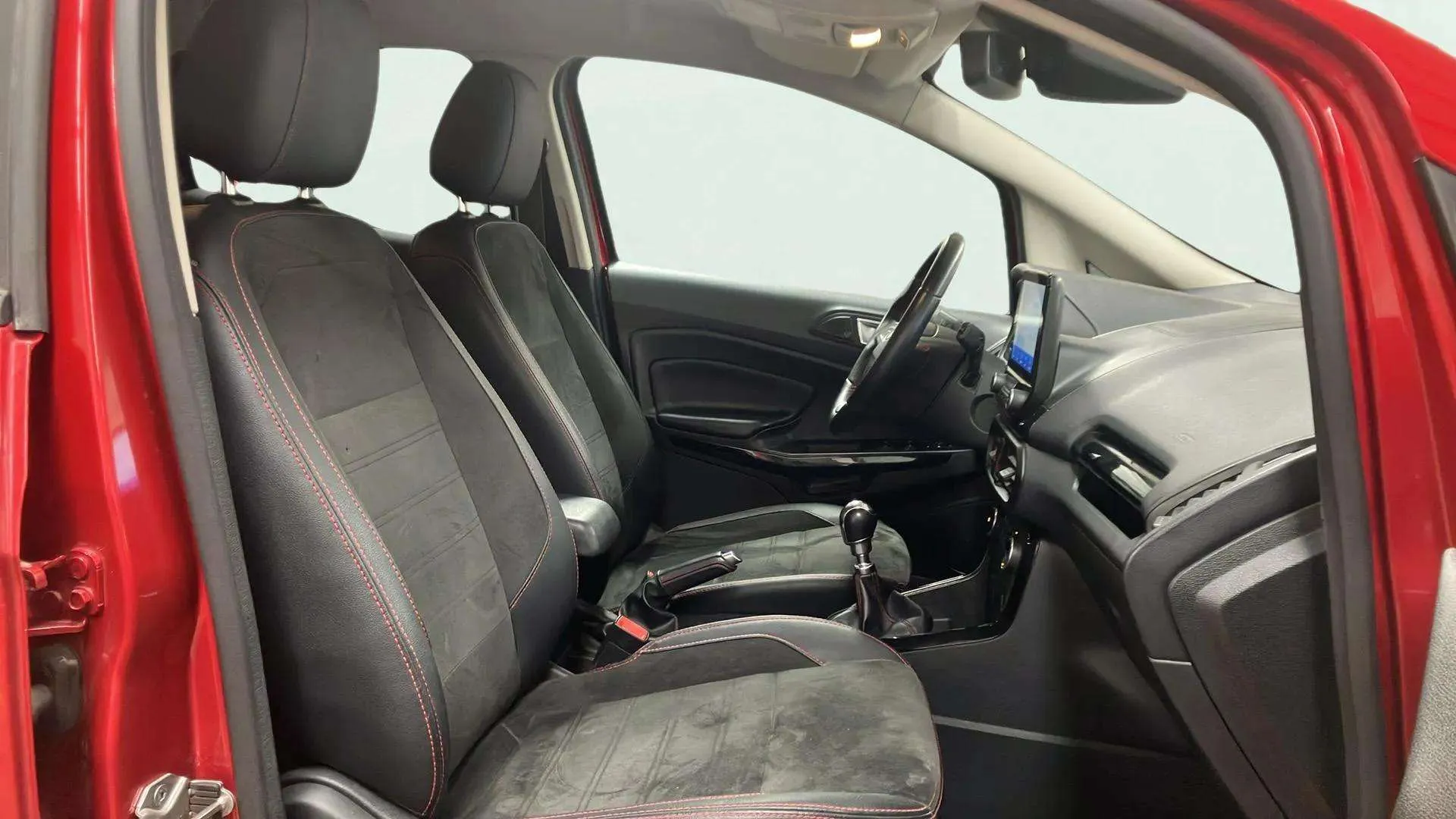 Ford EcoSport 1.0T EcoBoost ST Line - foto 17