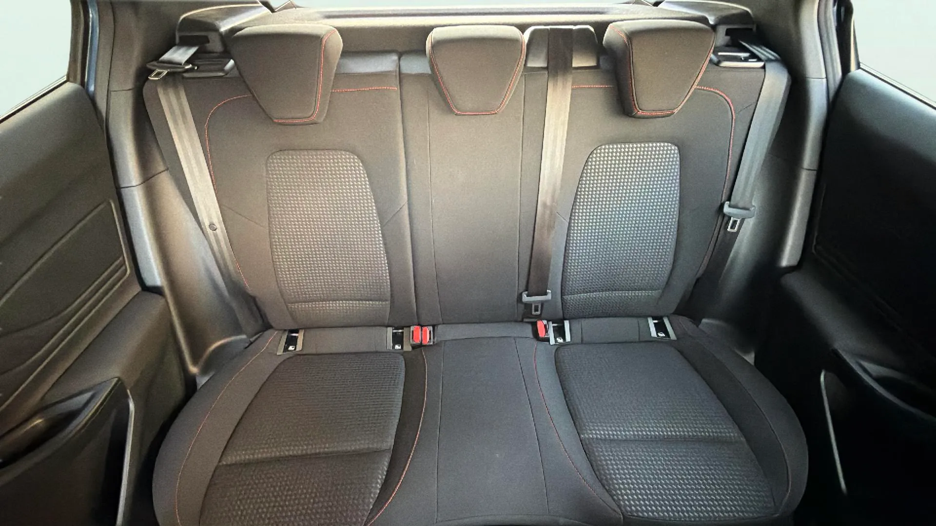 Ford Focus 1.0 EcoBoost MHEV ST-Line - foto 18