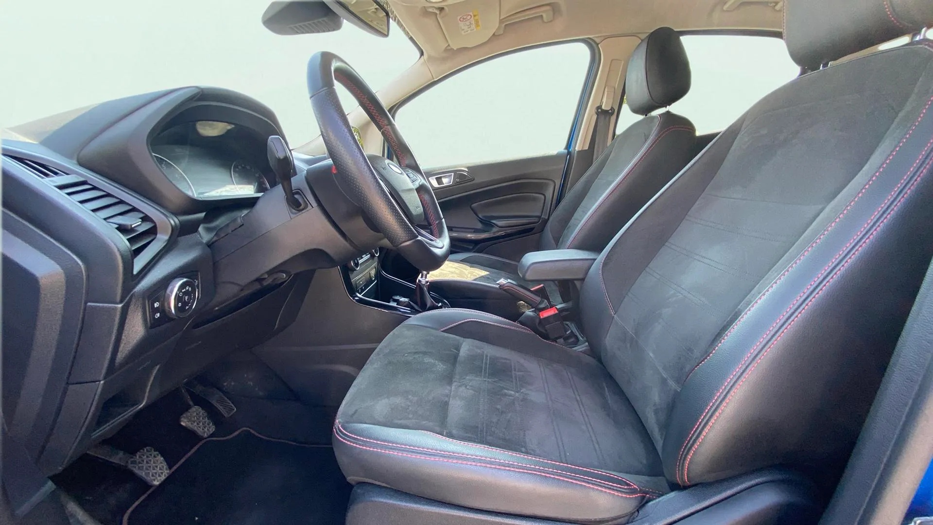 Ford EcoSport 1.0T EcoBoost ST Line - foto 9