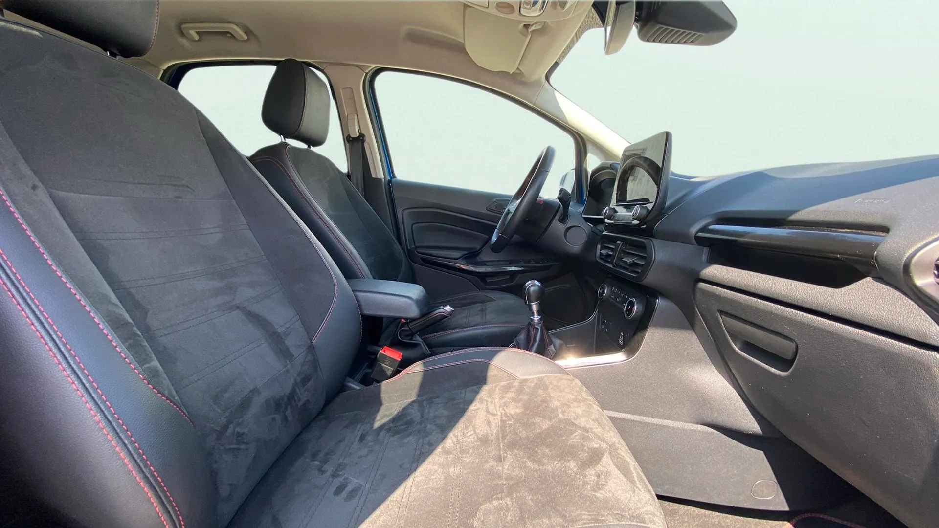 Ford EcoSport 1.0T EcoBoost ST Line - foto 10