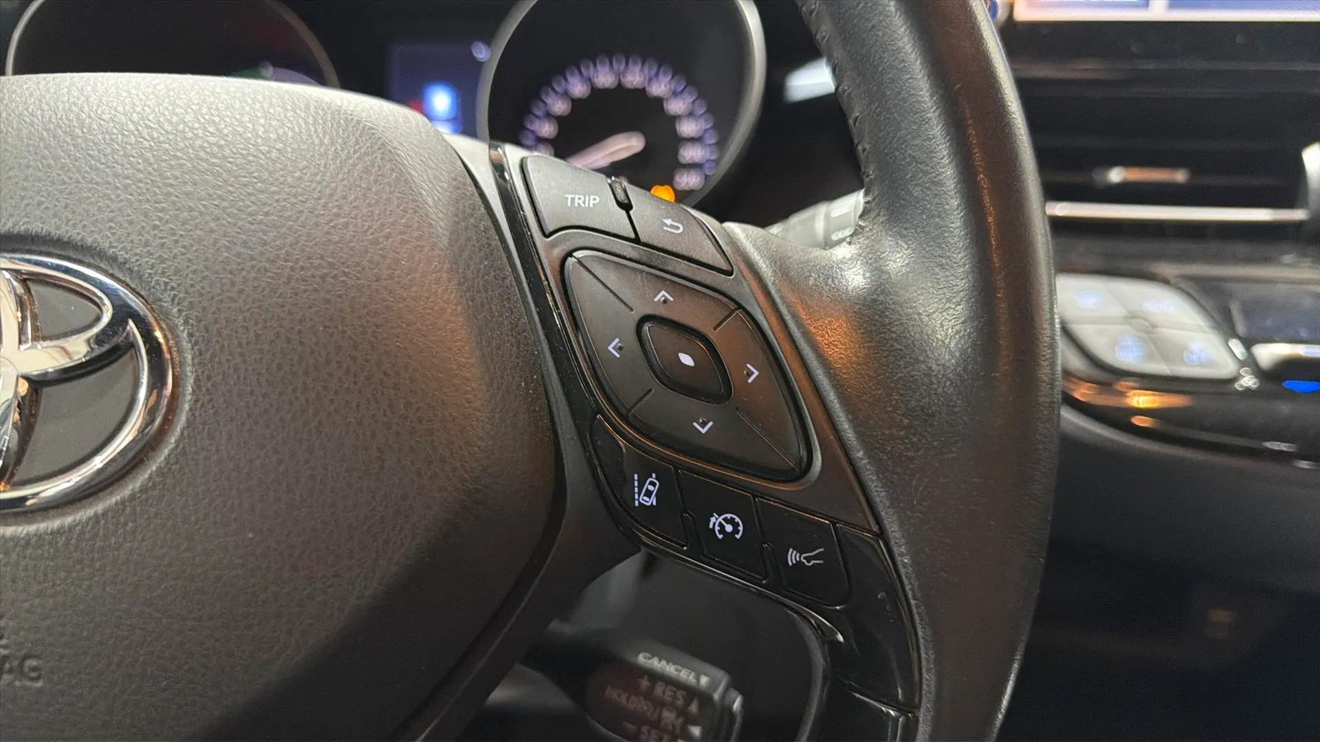 Toyota C-HR 1.8 125H Active - foto 13