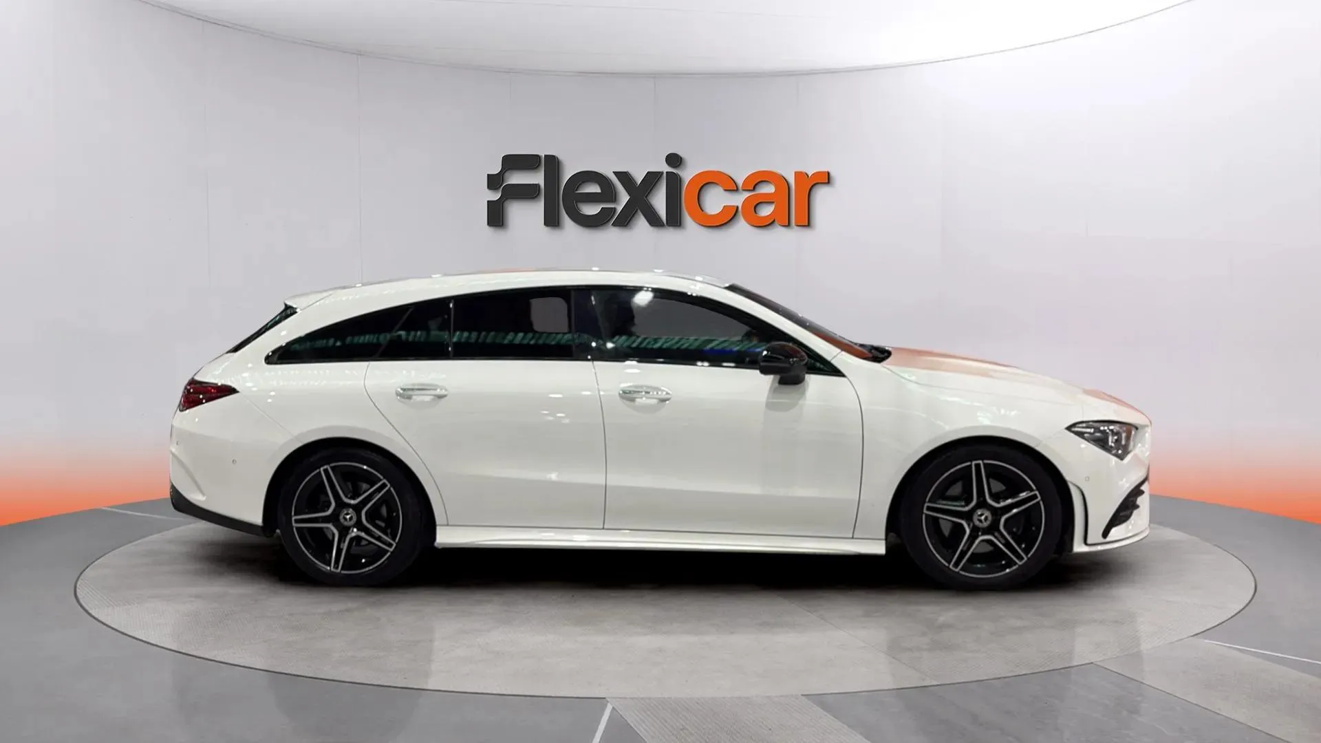 Mercedes-Benz CLA 200 Shooting Brake - foto 8