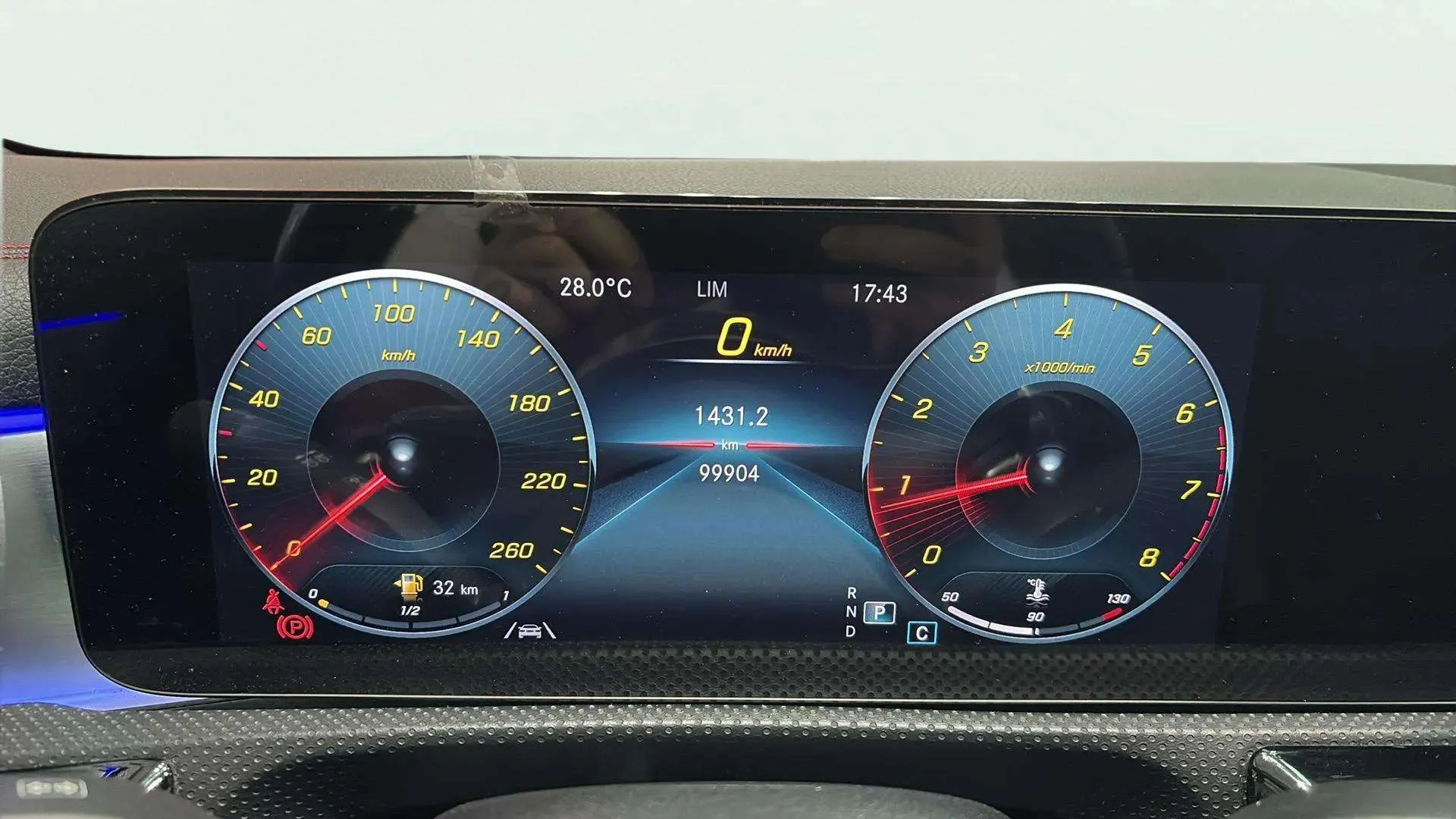 Mercedes-Benz CLA 200 Shooting Brake - foto 13