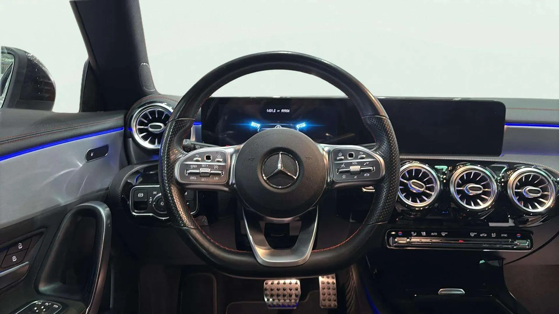 Mercedes-Benz CLA 200 Shooting Brake - foto 11