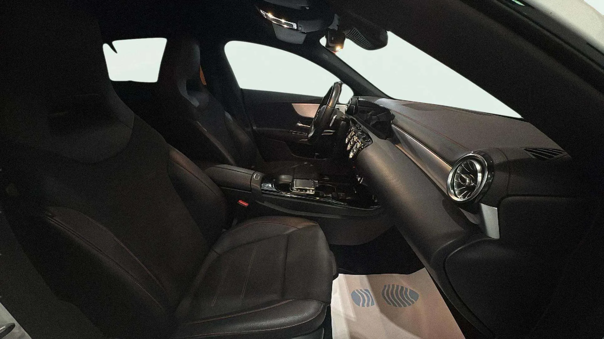 Mercedes-Benz CLA 200 Shooting Brake - foto 17