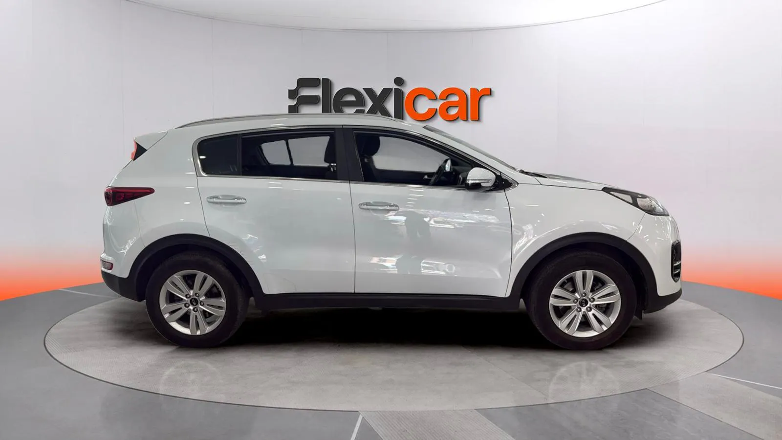 Kia Sportage 1.6 GDi Basic 4x2 - foto 4