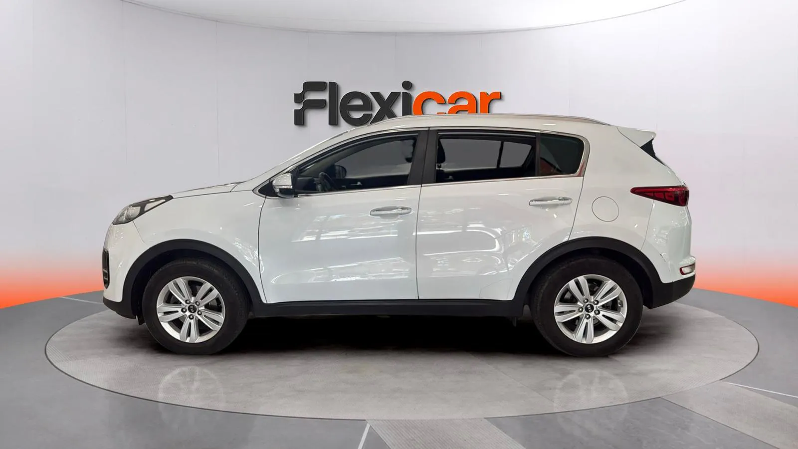 Kia Sportage 1.6 GDi Basic 4x2 - foto 3