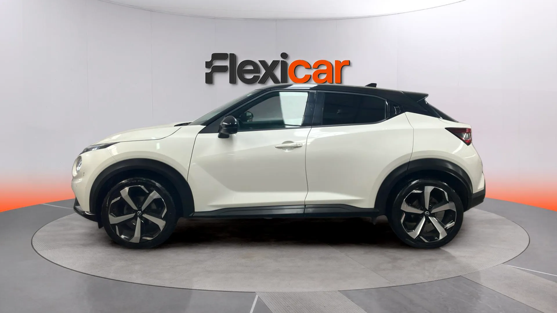 Nissan Juke DIG-T 6M/T Tekna - foto 4