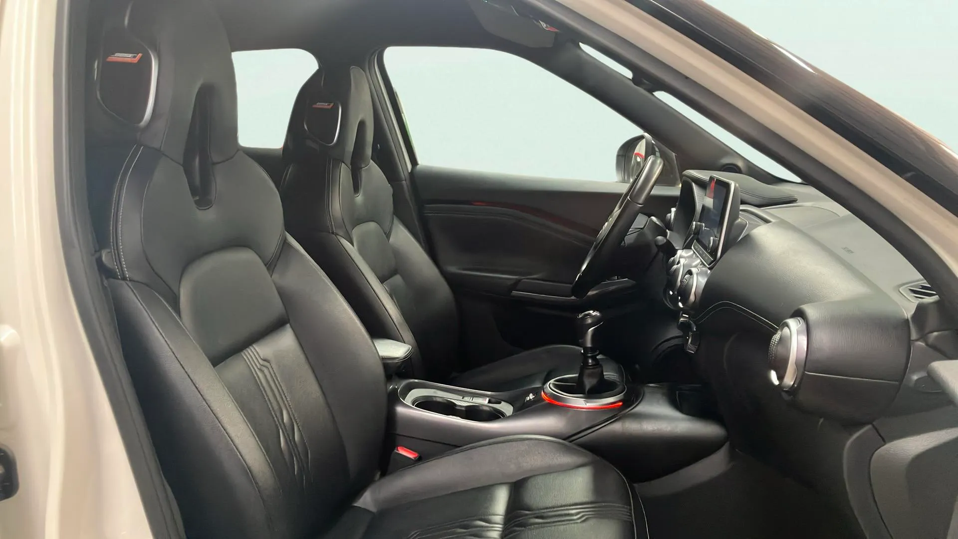 Nissan Juke DIG-T 6M/T Tekna - foto 18