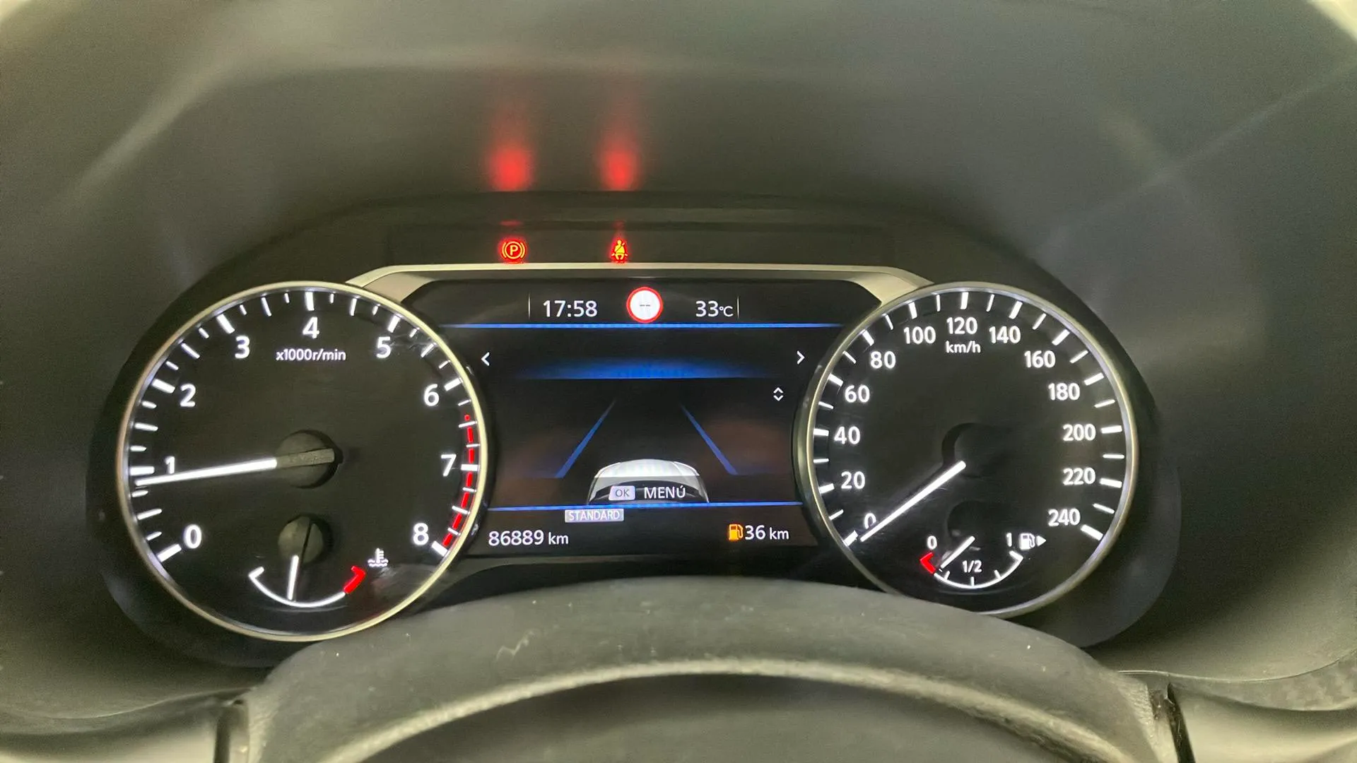 Nissan Juke DIG-T 6M/T Tekna - foto 13