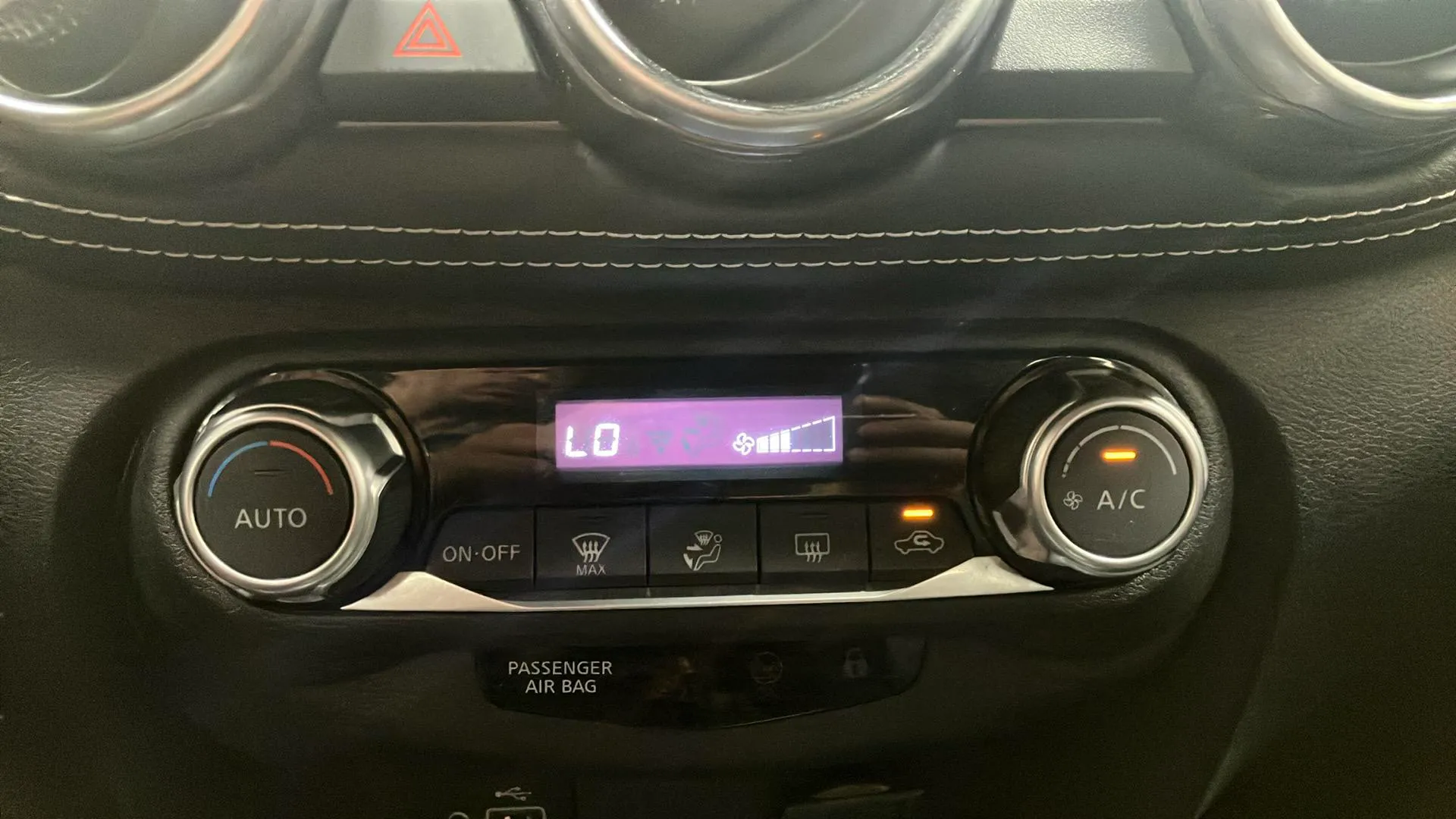 Nissan Juke DIG-T 6M/T Tekna - foto 16