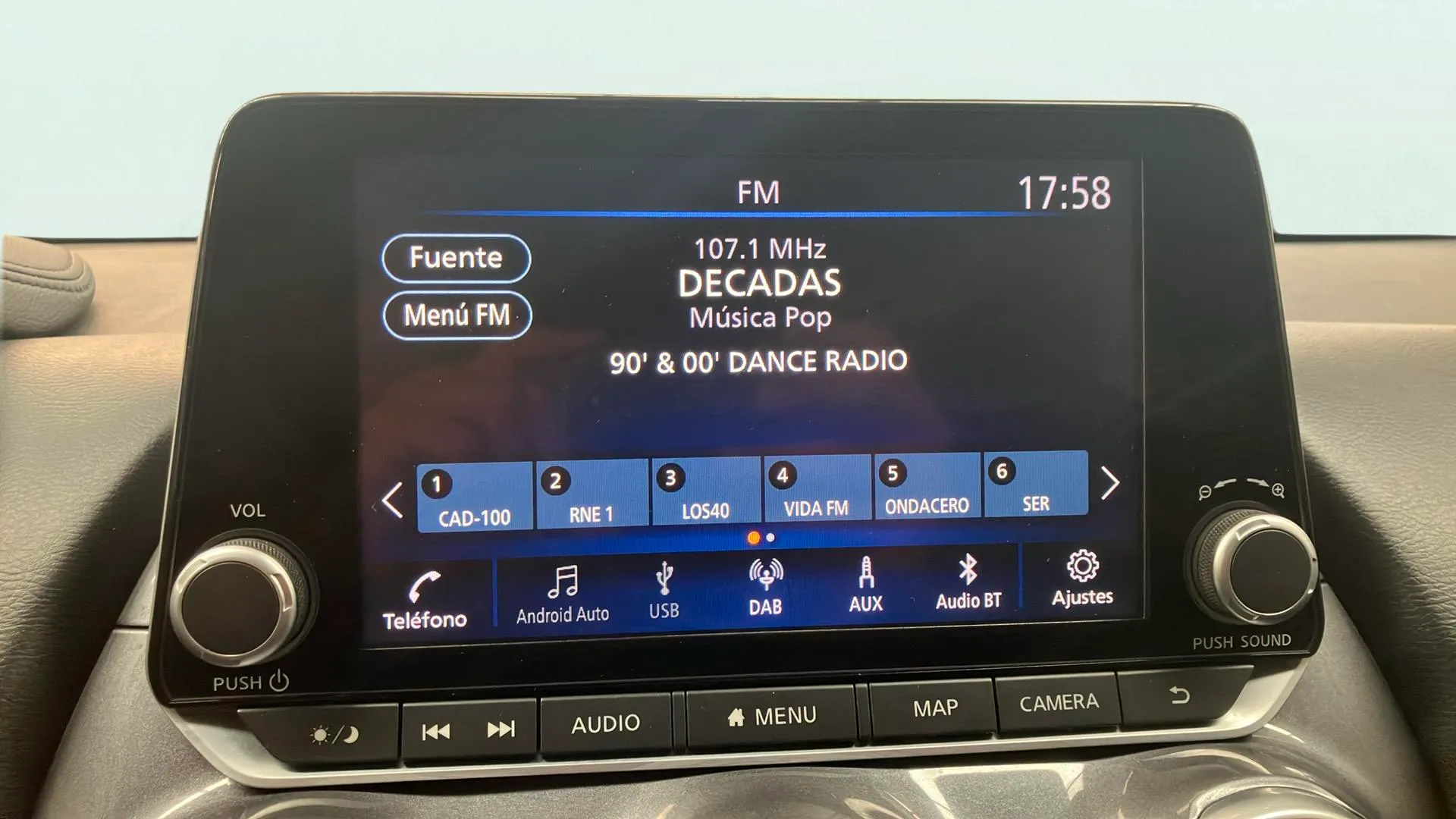 Nissan Juke DIG-T 6M/T Tekna - foto 14