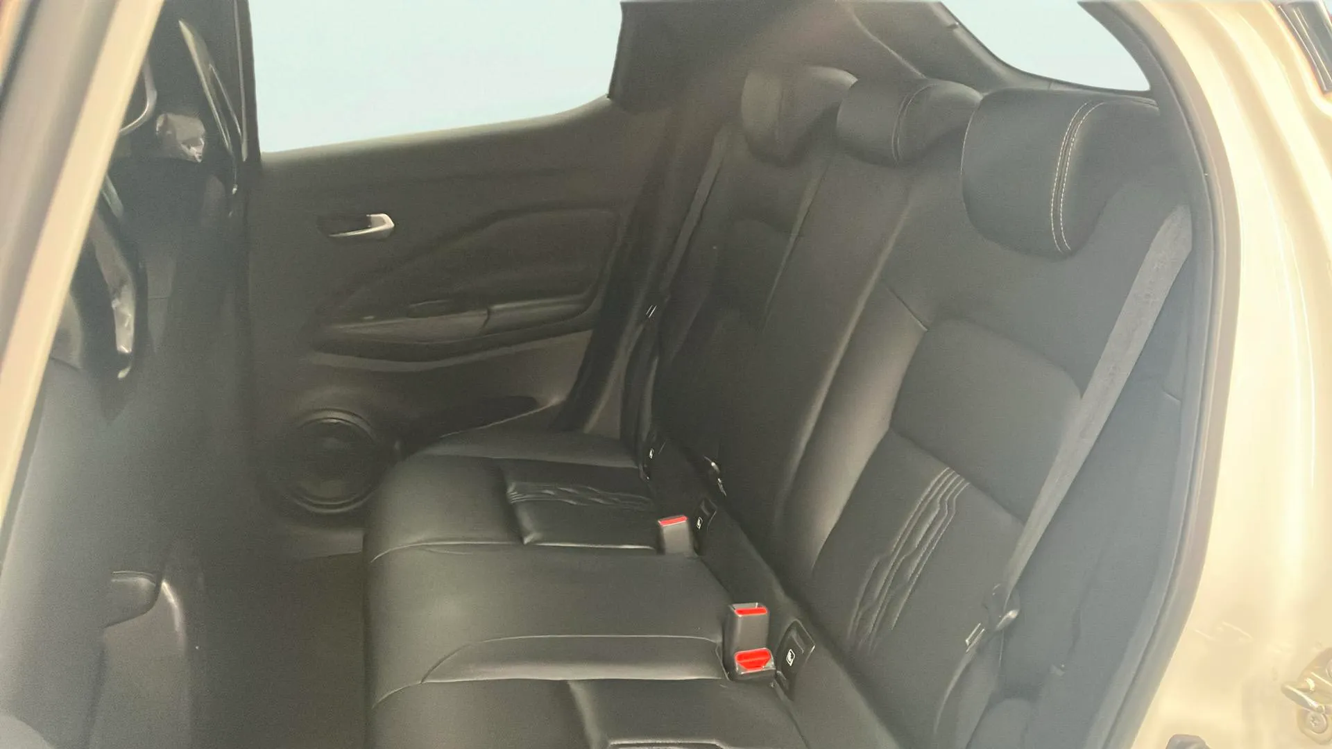 Nissan Juke DIG-T 6M/T Tekna - foto 21
