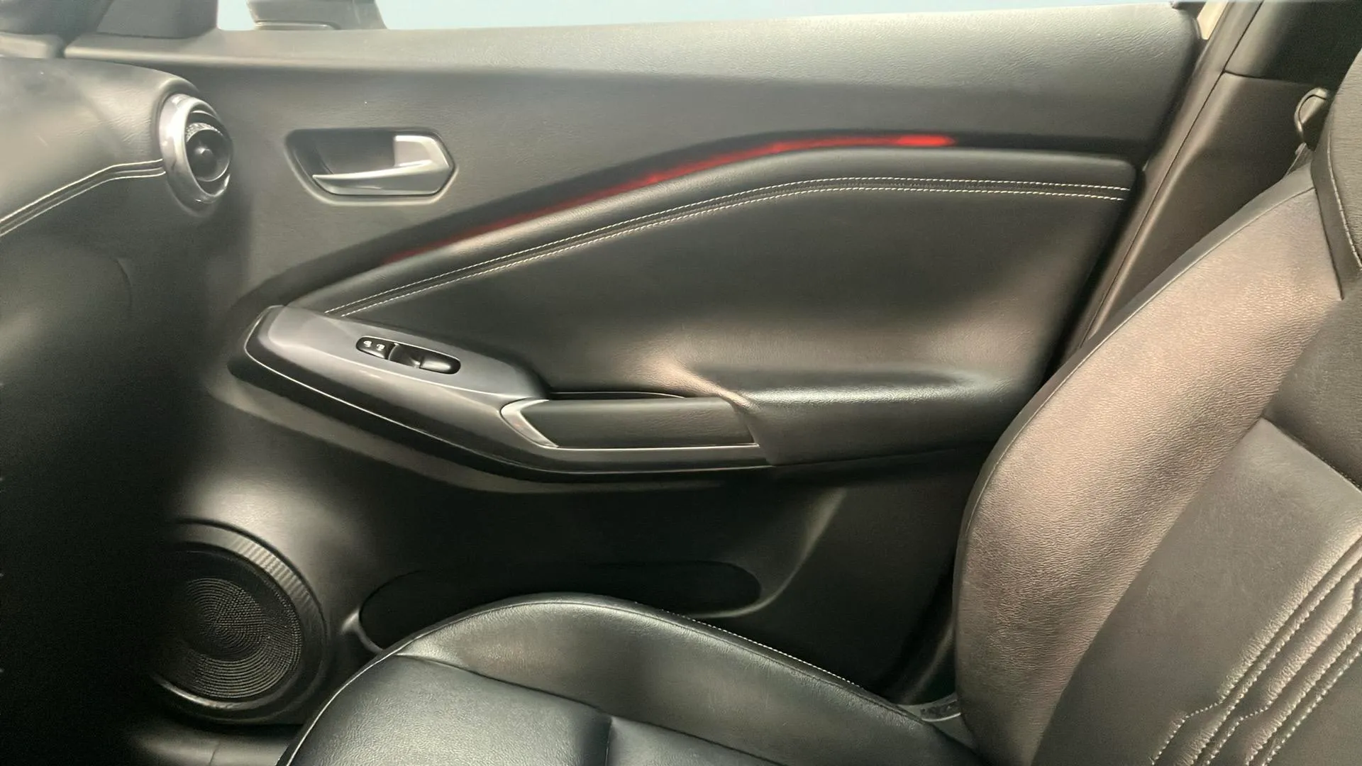 Nissan Juke DIG-T 6M/T Tekna - foto 19