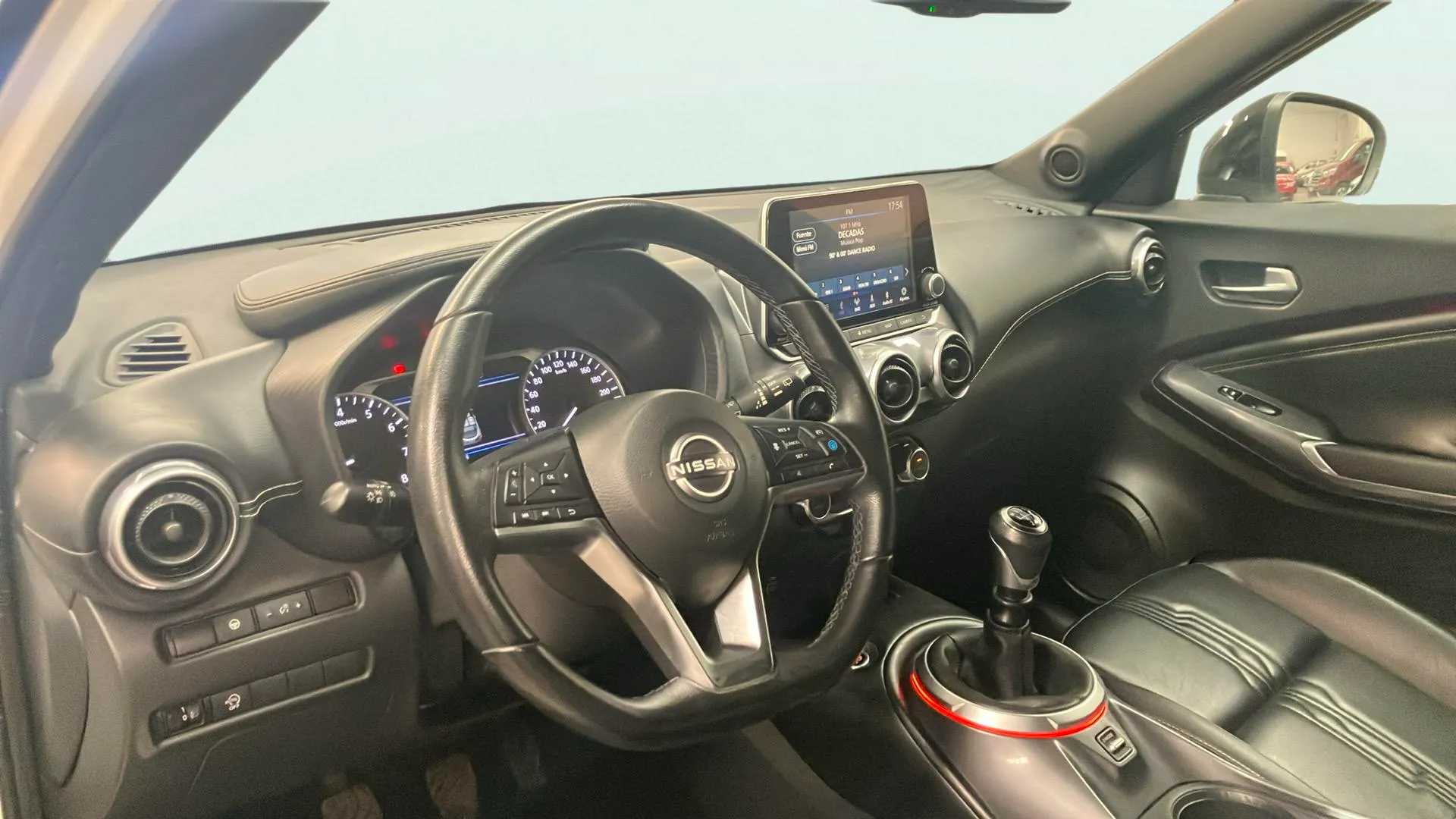 Nissan Juke DIG-T 6M/T Tekna - foto 11