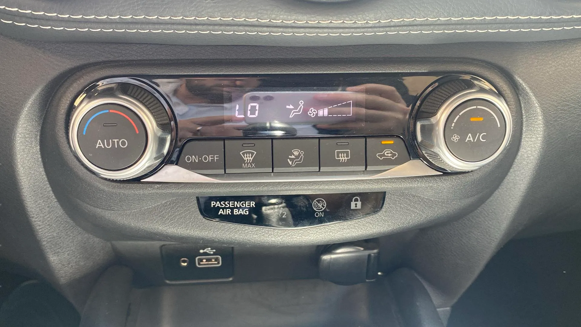 Nissan Juke DIG-T 6M/T Tekna - foto 17