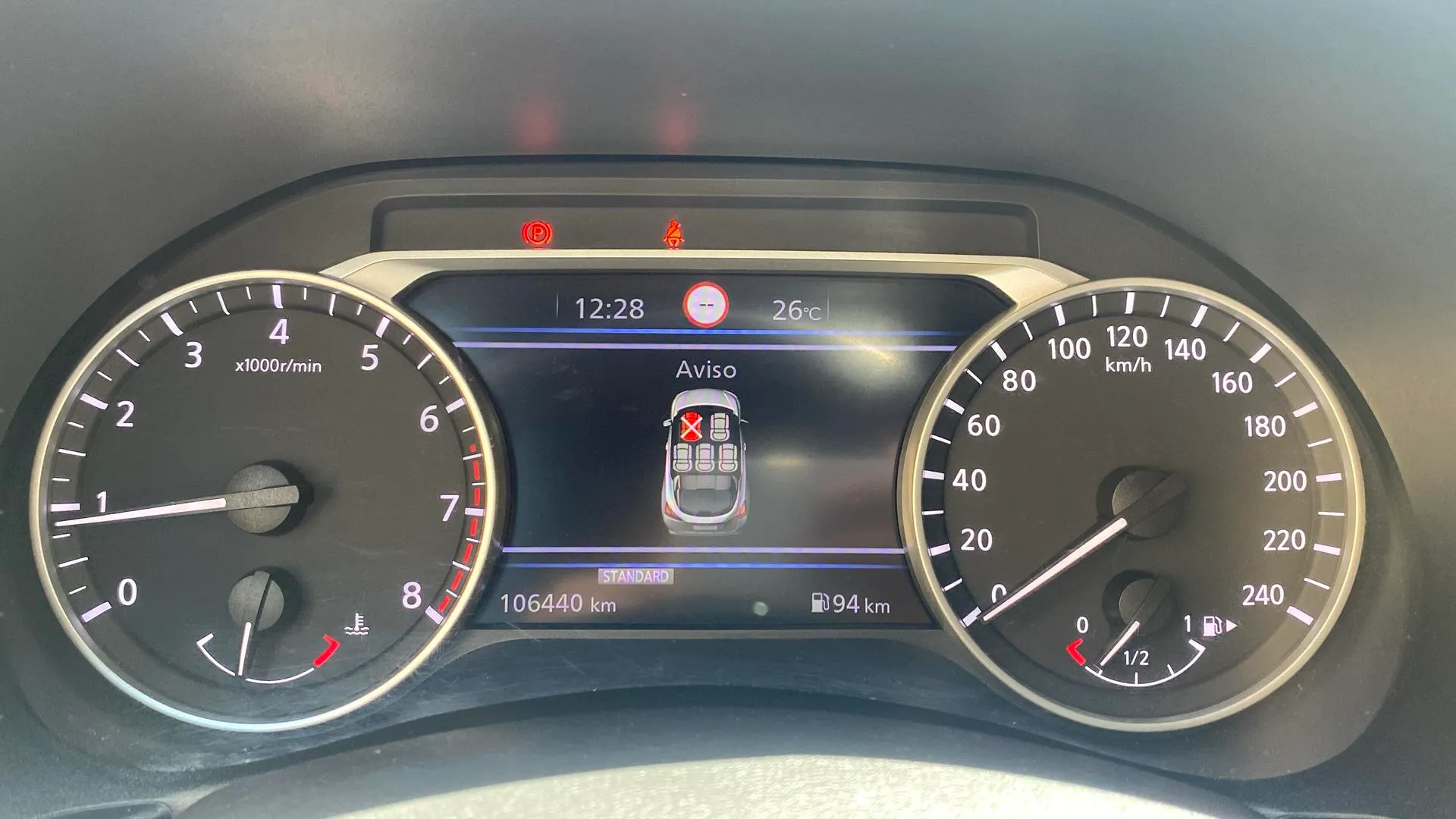 Nissan Juke DIG-T 6M/T Tekna - foto 12