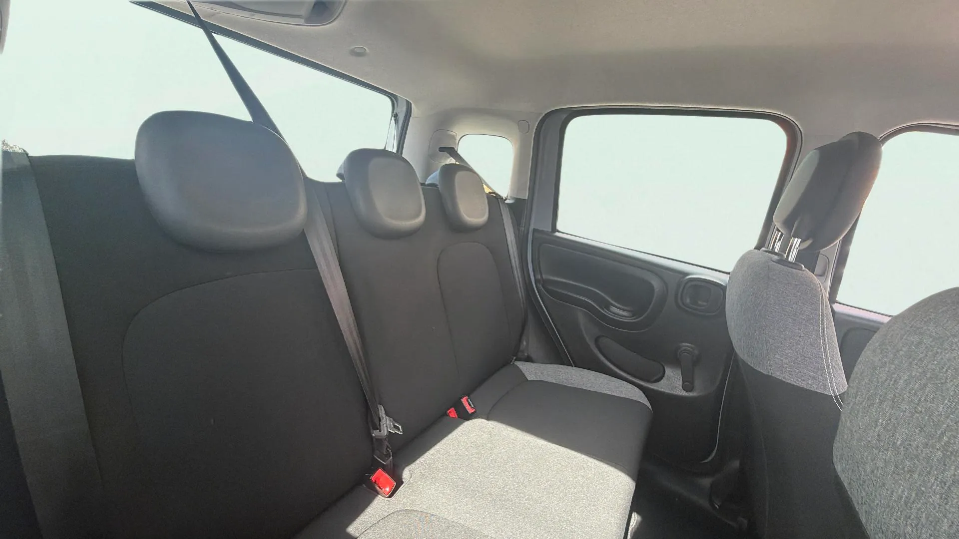 Fiat Panda Hybrid 1.0 - foto 22