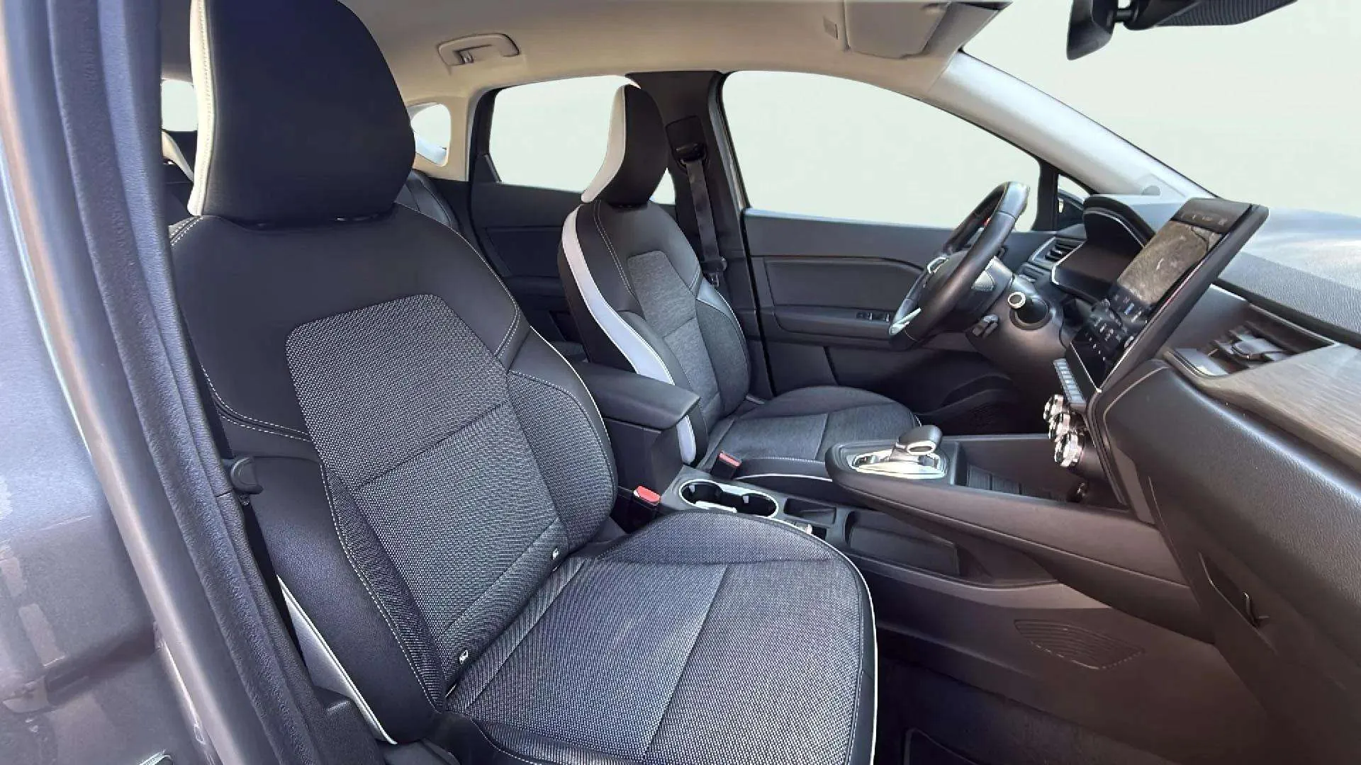 Renault Captur Zen E-Tech Híbrido enchufable - foto 9