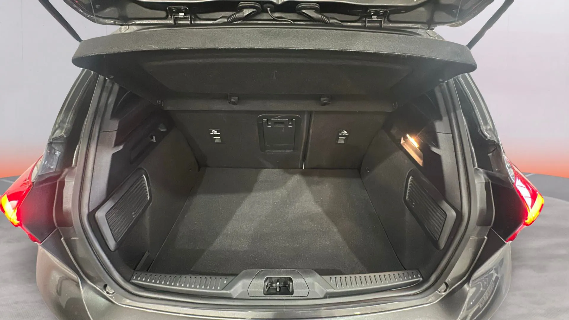 Ford Focus 2.3 EcoBoost ST 3 - foto 21