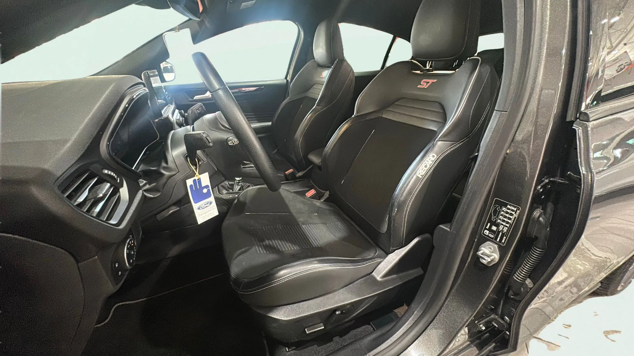 Ford Focus 2.3 EcoBoost ST 3 - foto 16