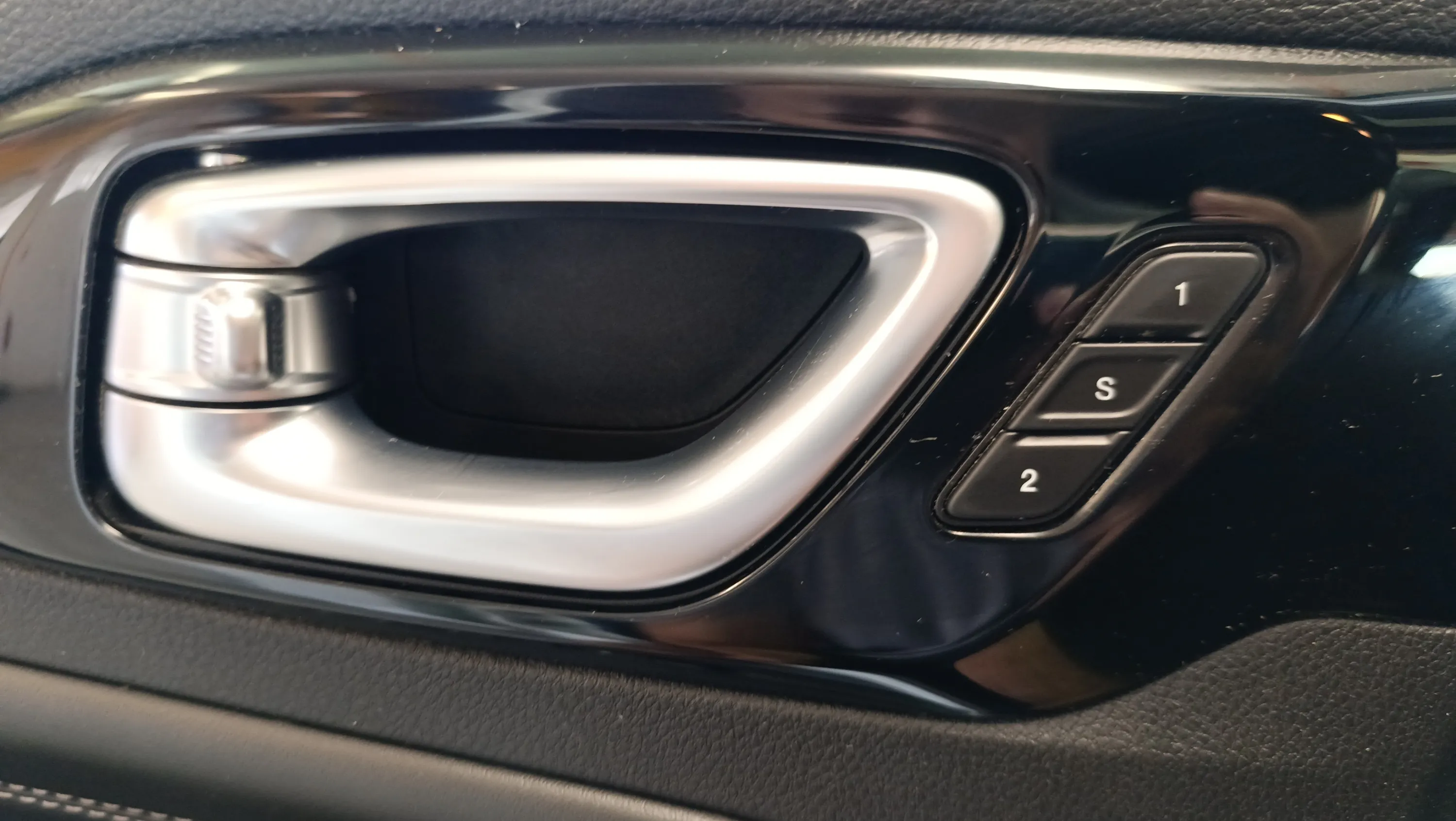 Jeep Compass 1.3 PHEV S AWD - foto 32