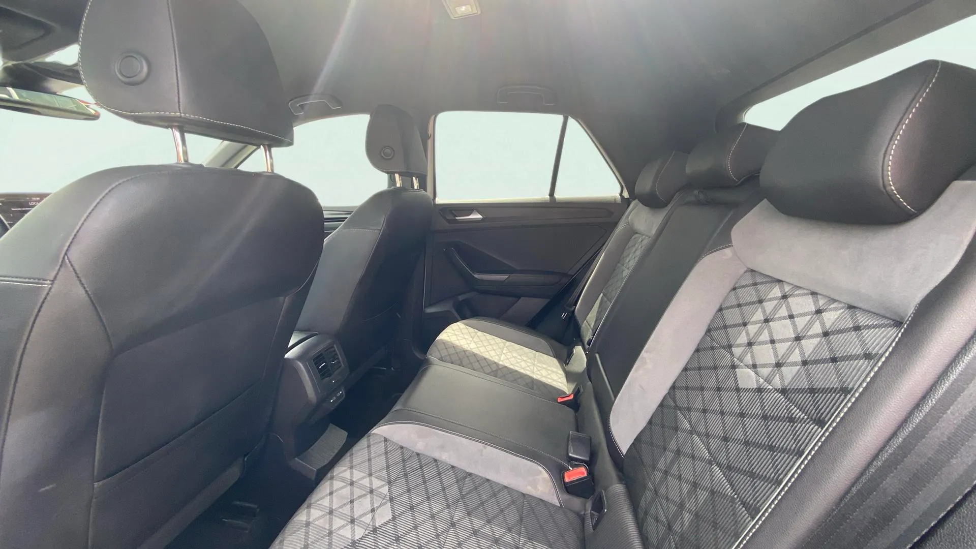 Volkswagen T-Roc R-Line 2.0 TDI DSG - foto 11