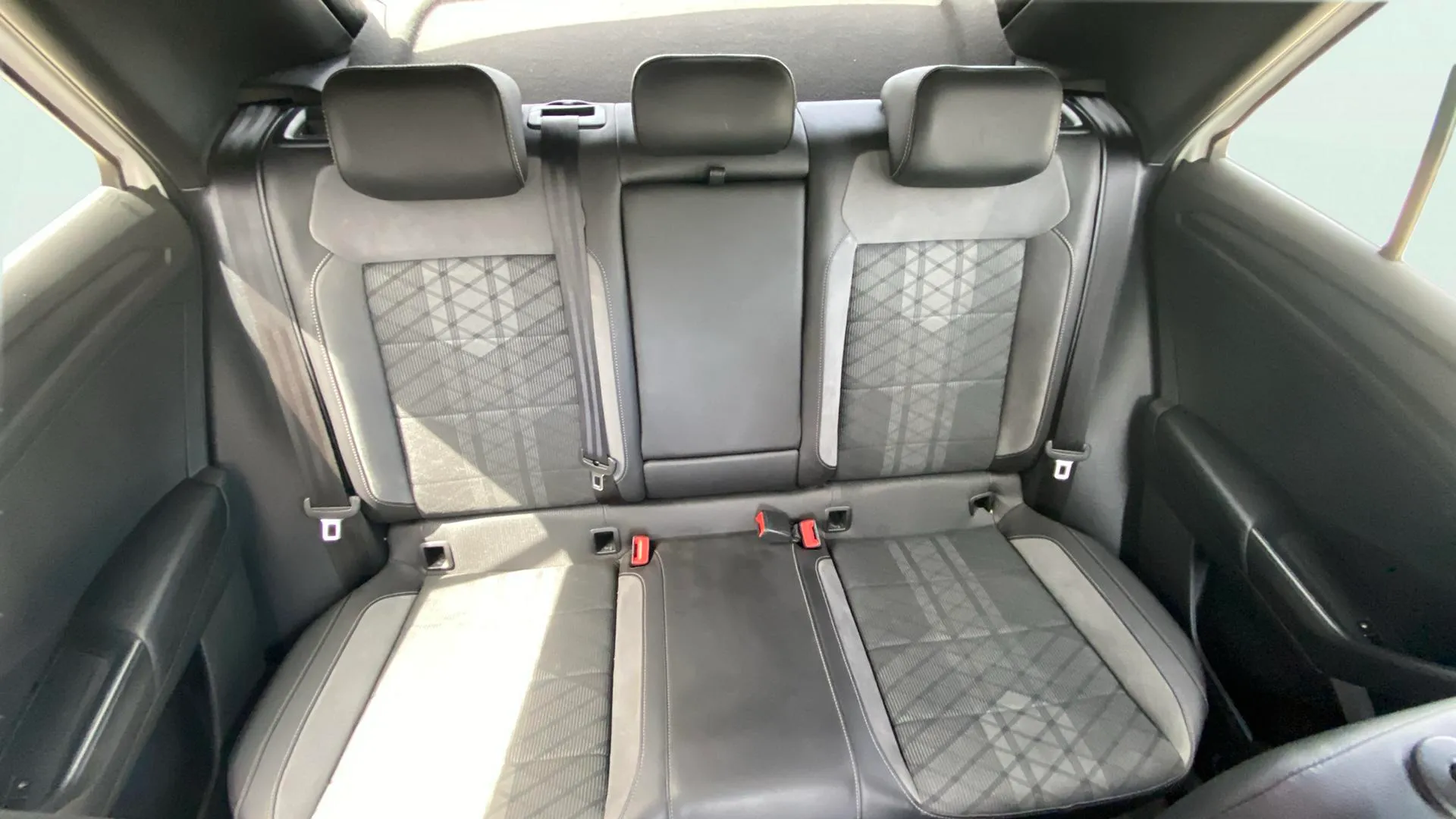 Volkswagen T-Roc R-Line 2.0 TDI DSG - foto 13