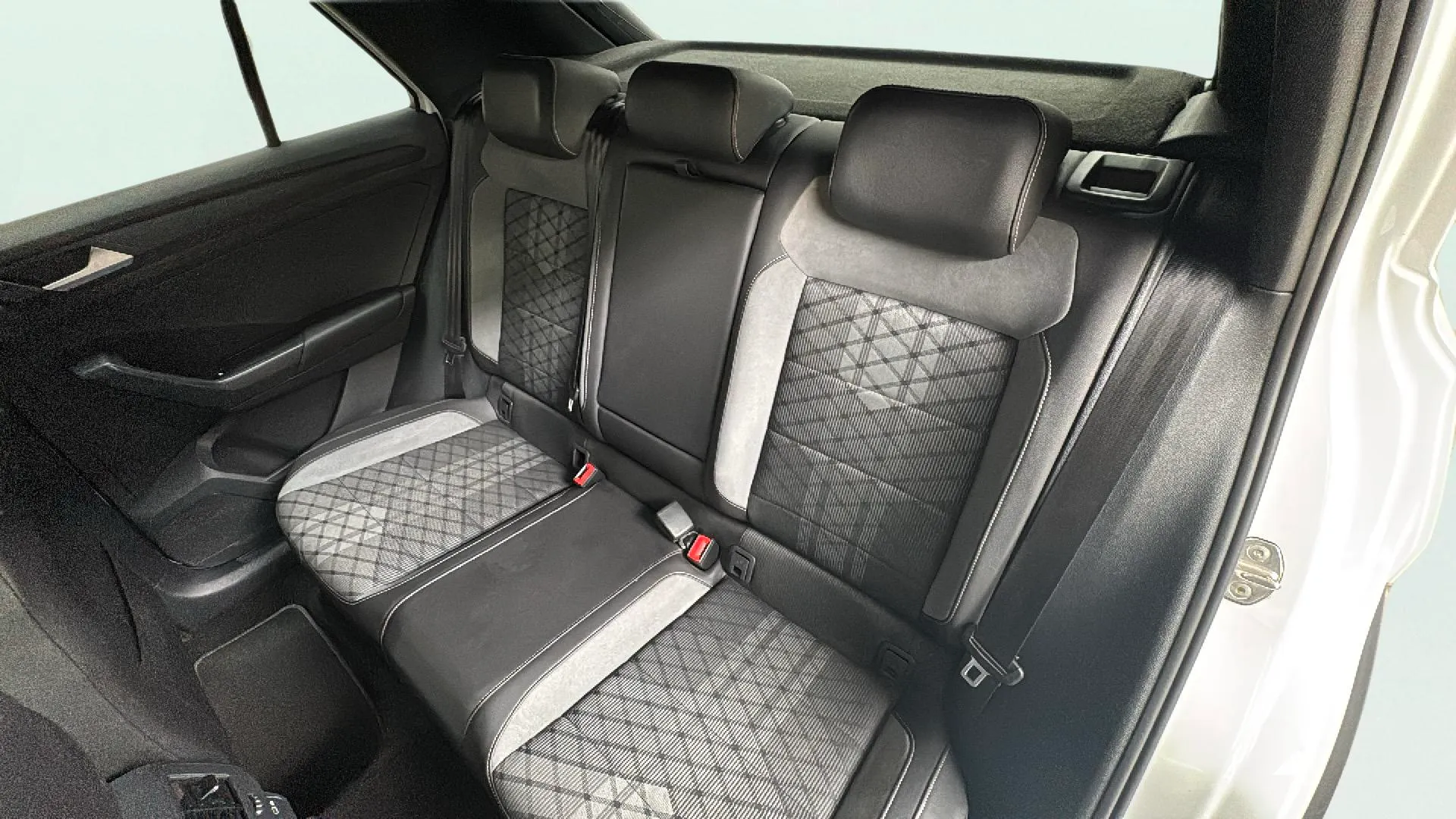Volkswagen T-Roc R-Line 2.0 TDI DSG - foto 11