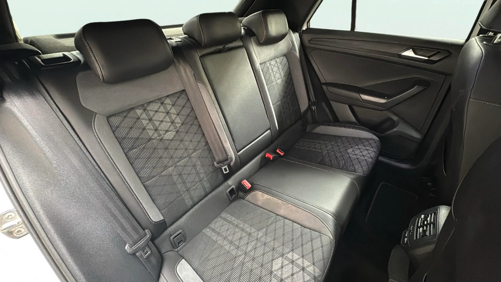 Volkswagen T-Roc R-Line 2.0 TDI DSG - foto 12