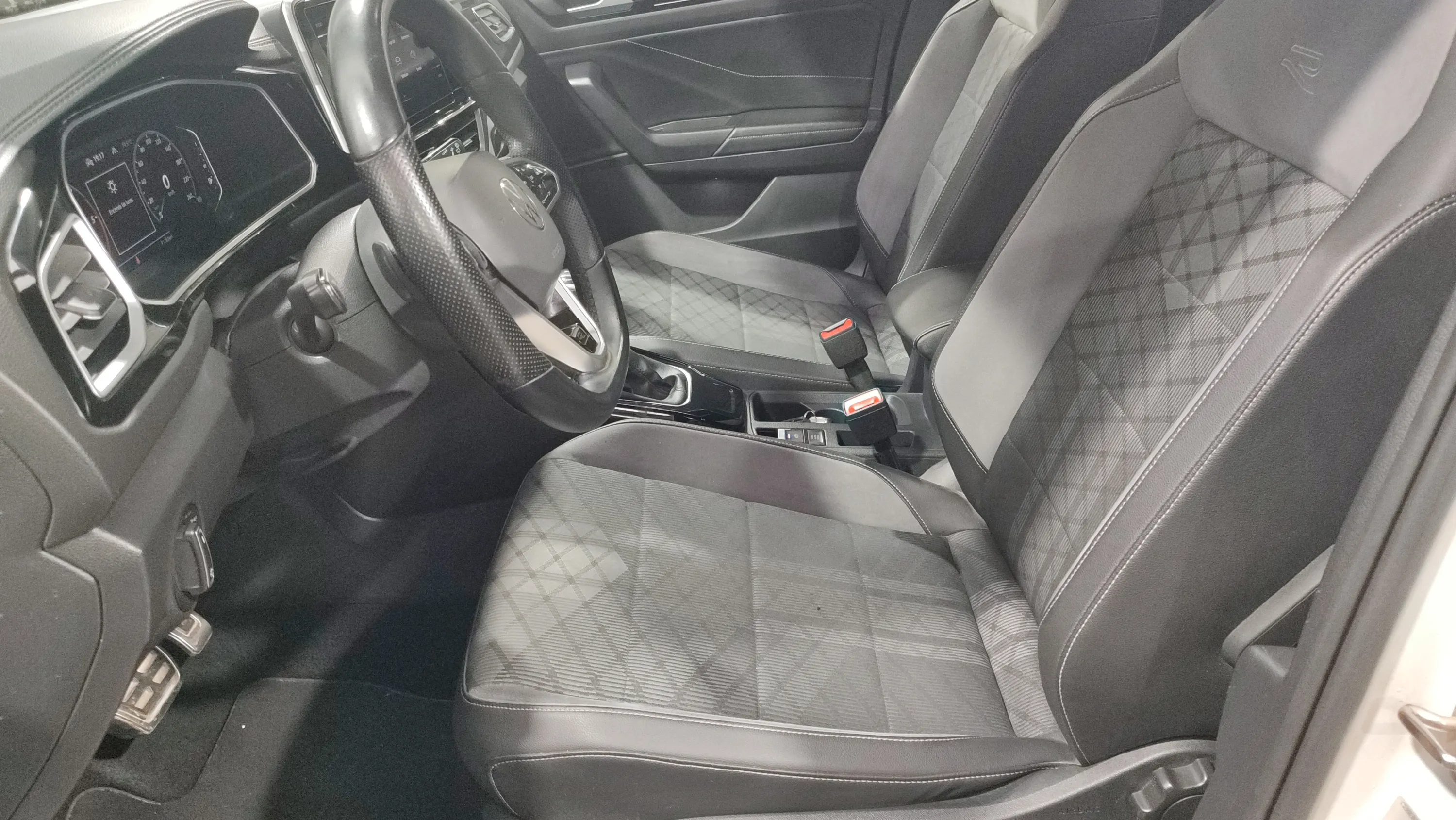 Volkswagen T-Roc R-Line 2.0 TDI DSG - foto 22