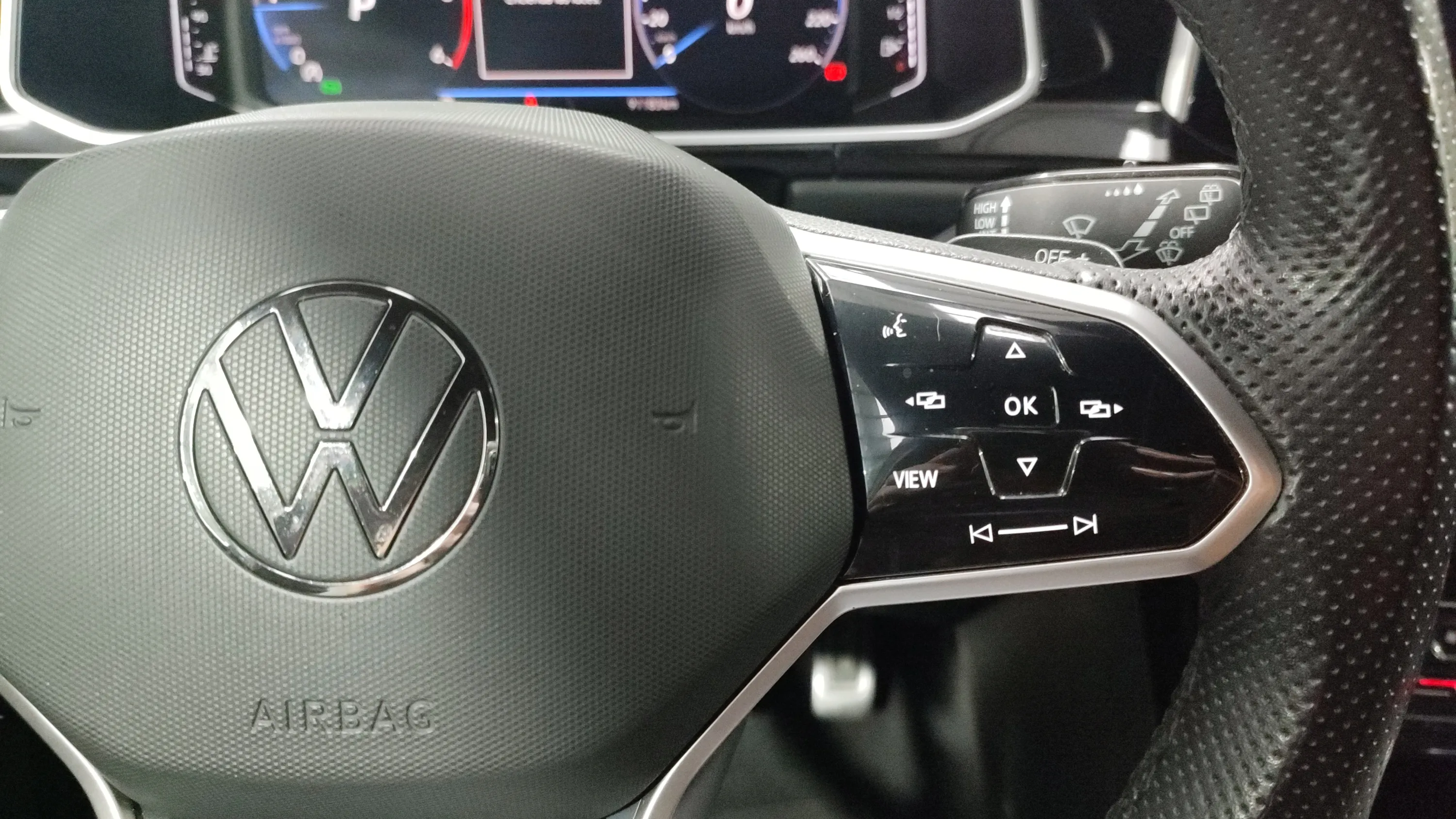 Volkswagen T-Roc R-Line 2.0 TDI DSG - foto 13