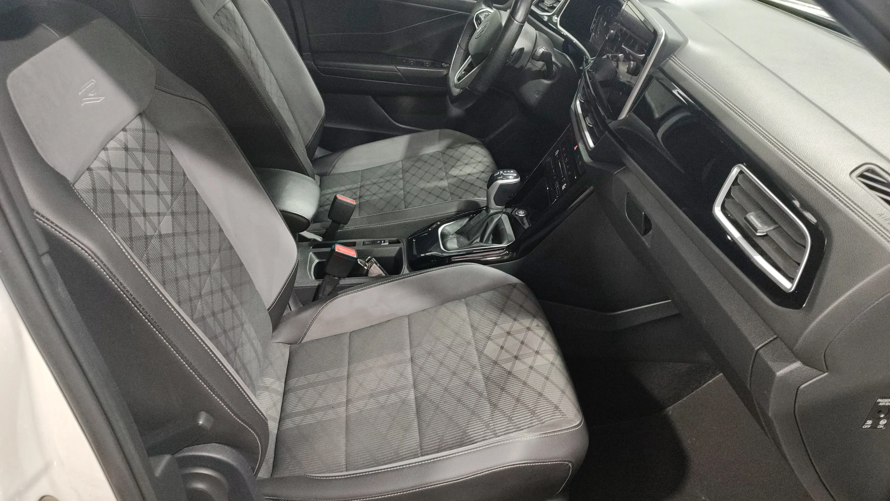Volkswagen T-Roc R-Line 2.0 TDI DSG - foto 23