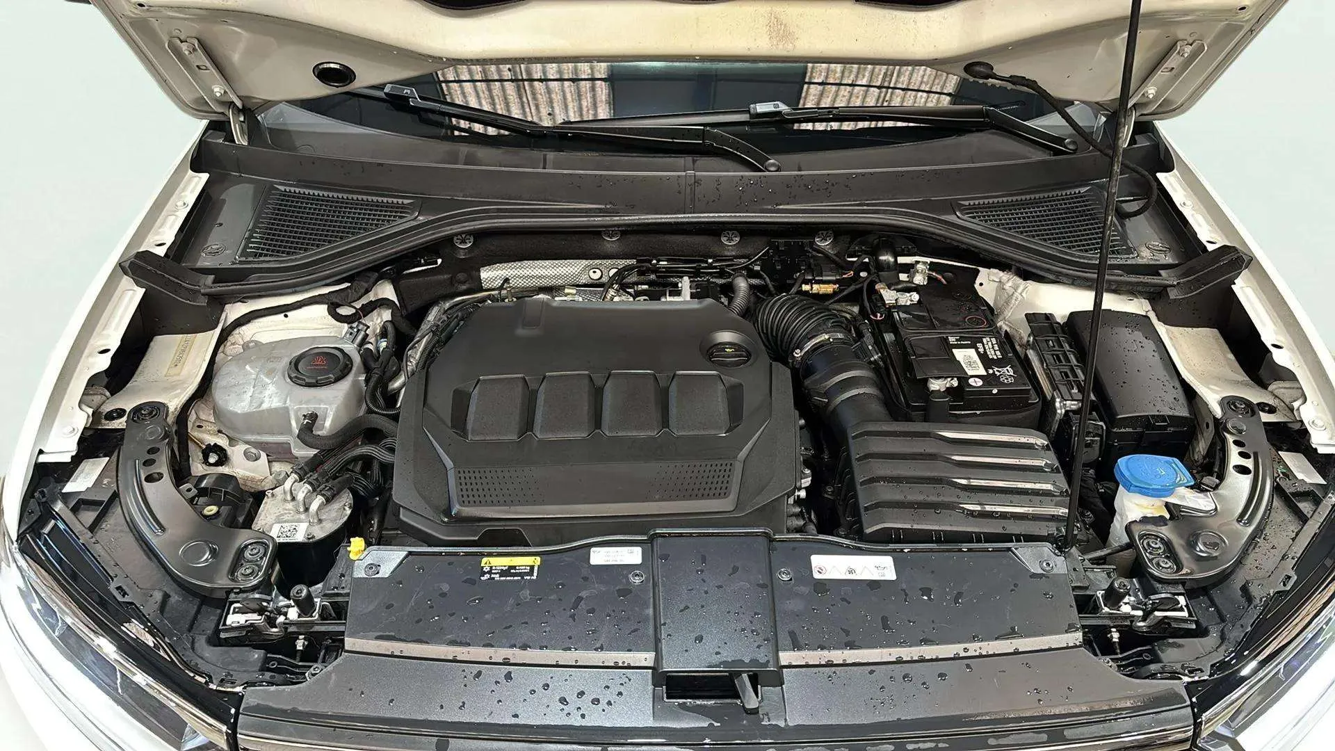 Volkswagen T-Roc R-Line 2.0 TDI DSG - foto 28