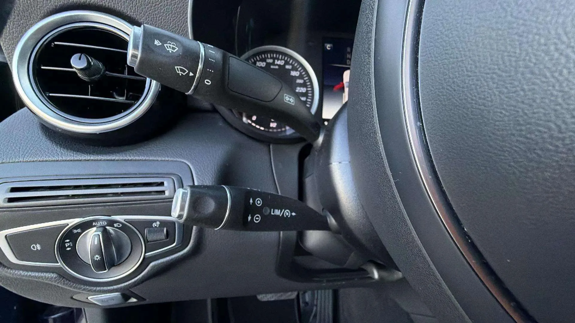 Mercedes-Benz GLC 220 d 4MATIC - foto 22