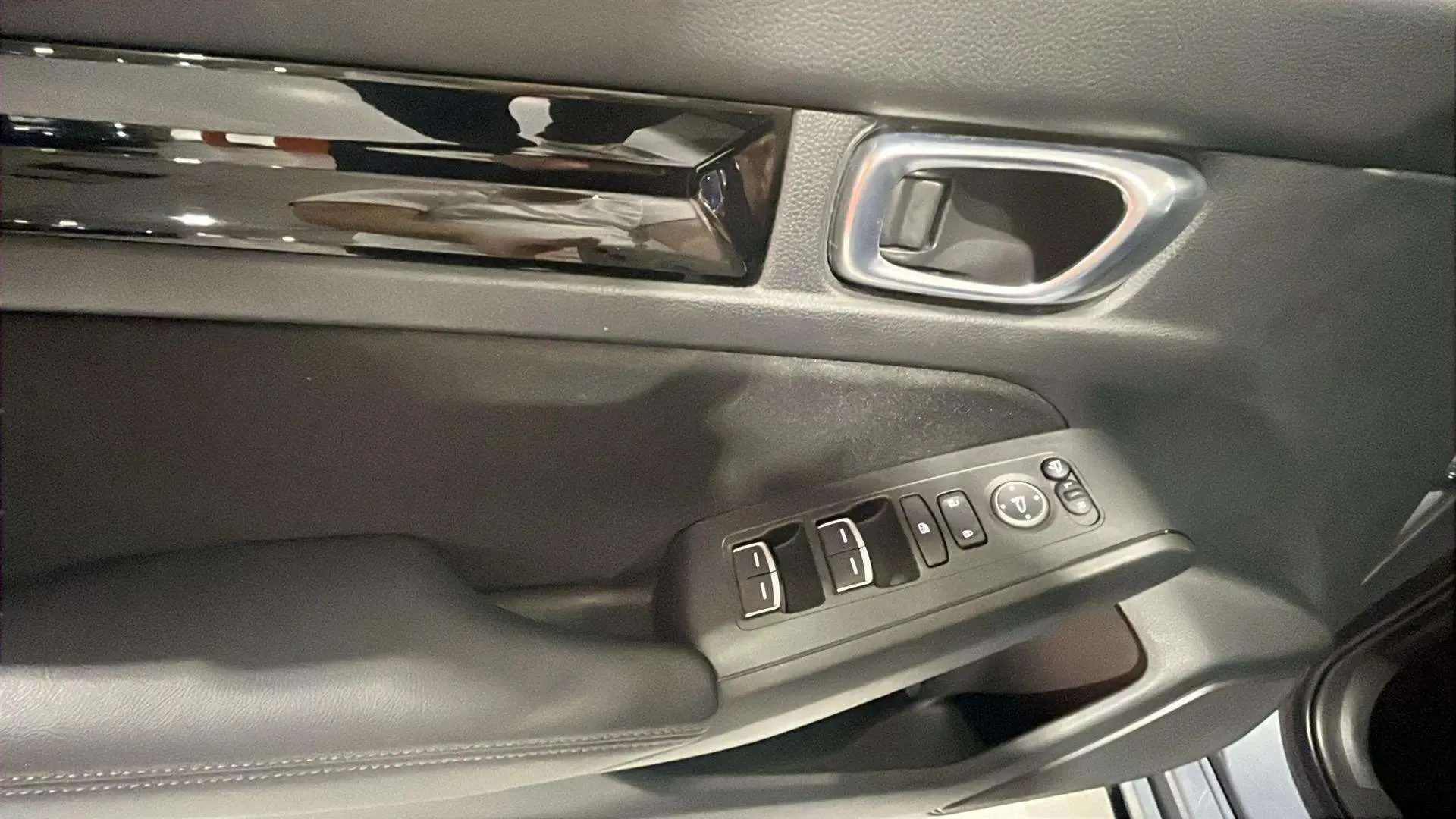 Honda Civic 2.0 i-MMD Elegance CVT - foto 27