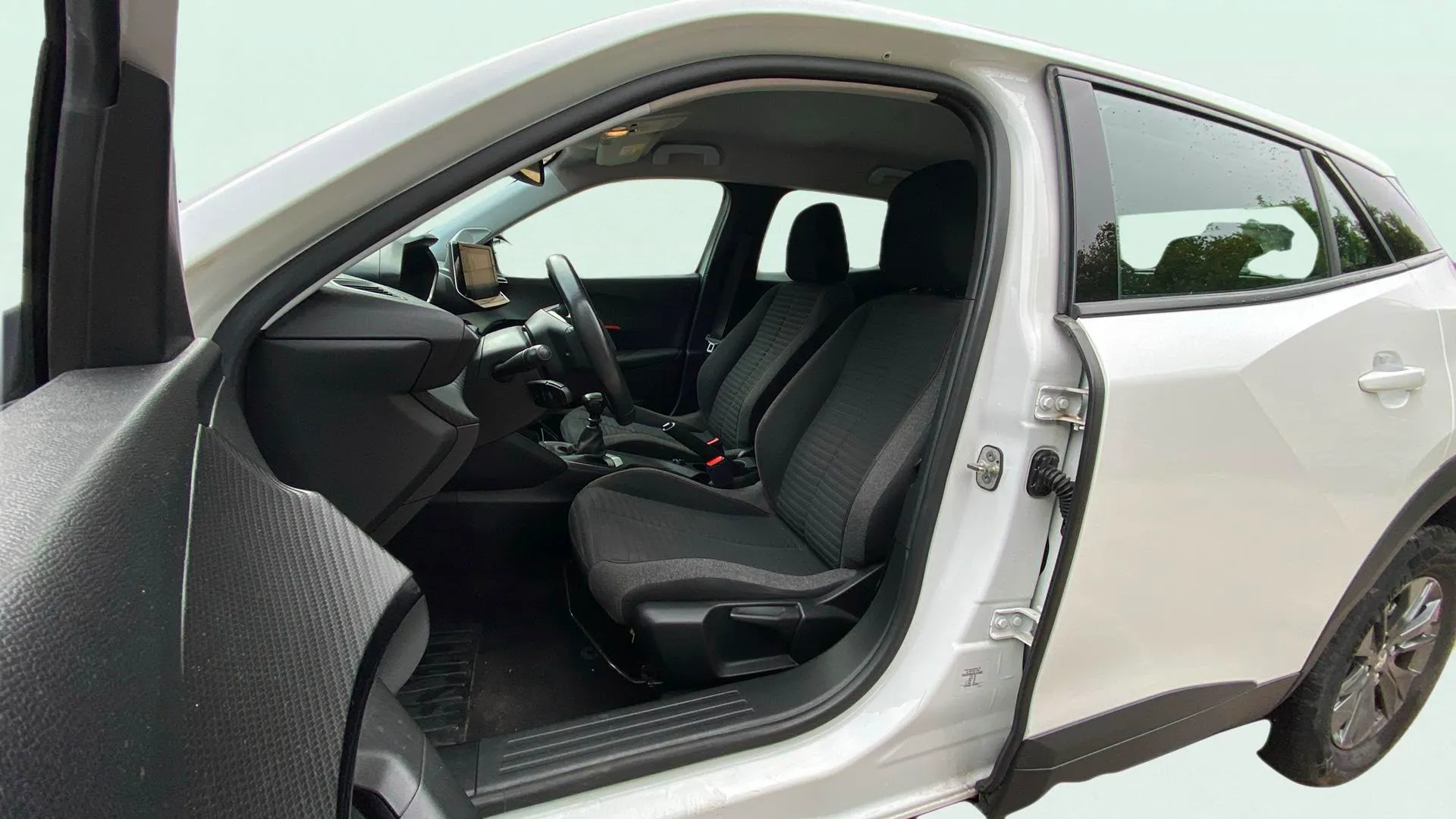 Peugeot 2008 Active Pack PureTech 100 BVM6 - foto 18