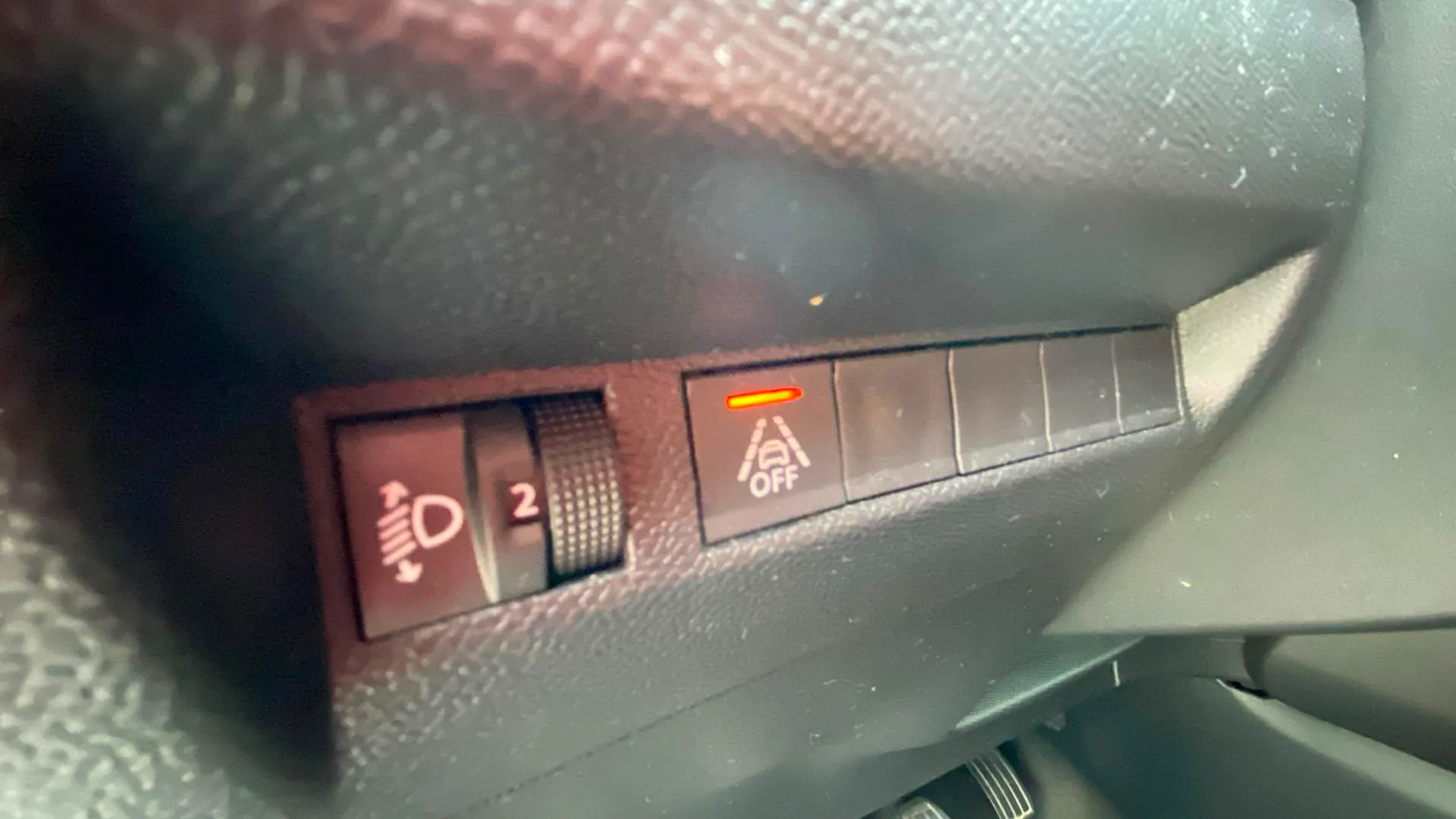 Peugeot 2008 Active Pack PureTech 100 BVM6 - foto 13