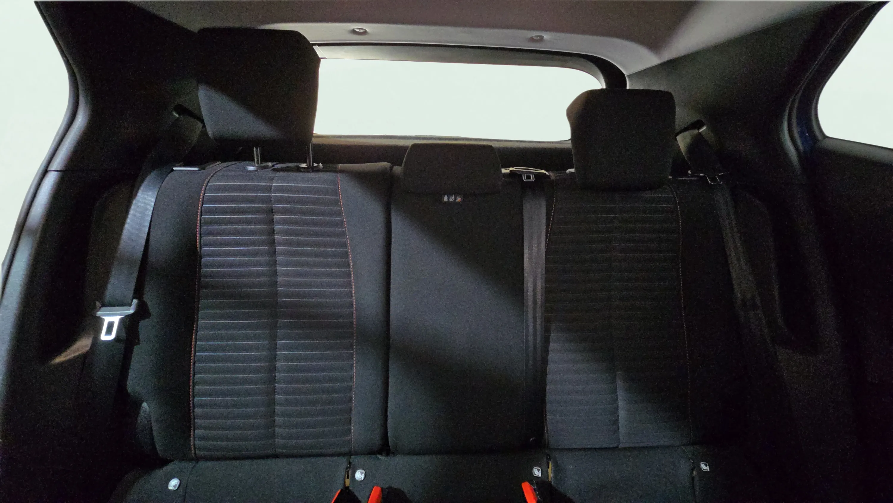 Peugeot 2008 Active Pack PureTech 100 BVM6 - foto 21