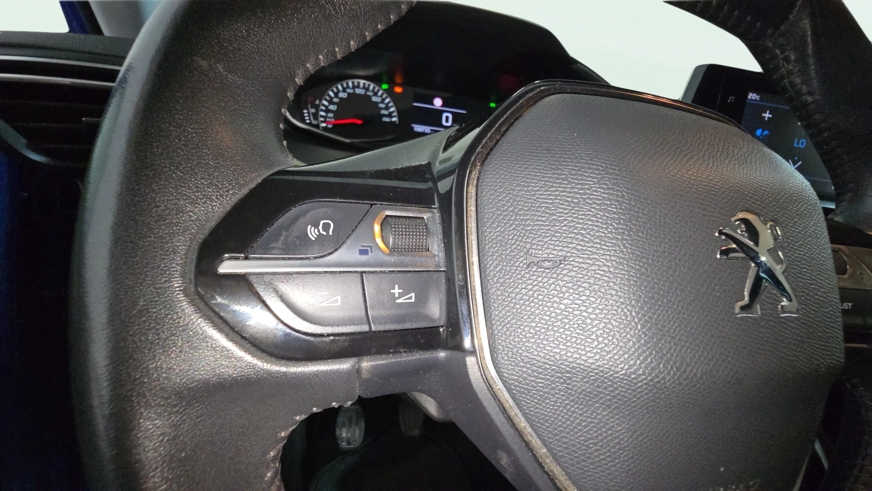 Peugeot 2008 Active Pack PureTech 100 BVM6 - foto 15