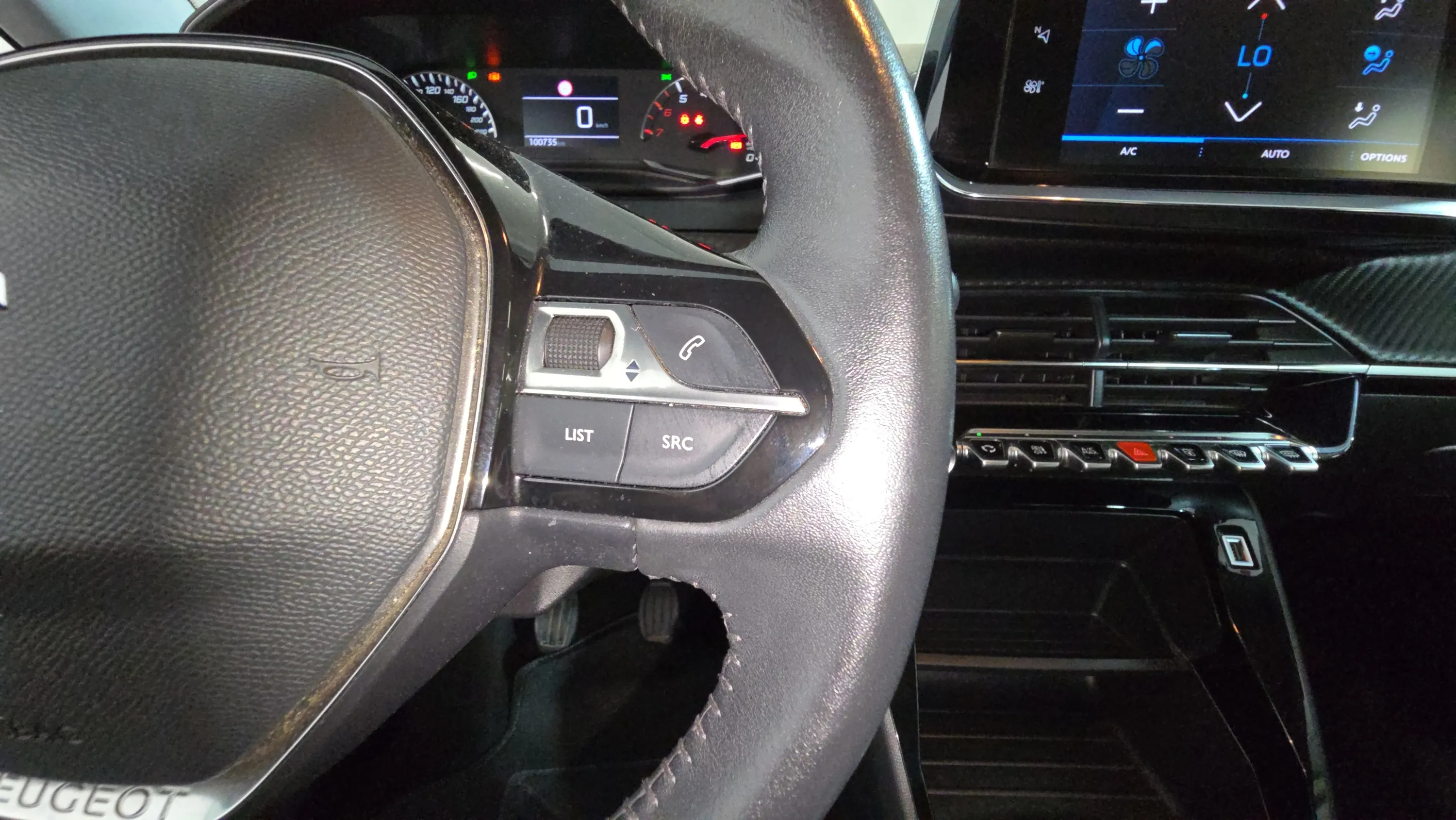 Peugeot 2008 Active Pack PureTech 100 BVM6 - foto 16